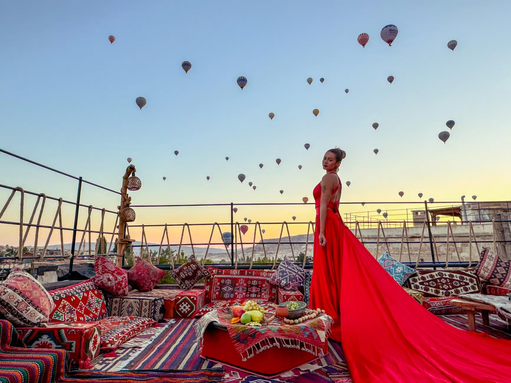Cappadocia: Rooftop Photoshoot with Hot Air Balloons at Sunrise