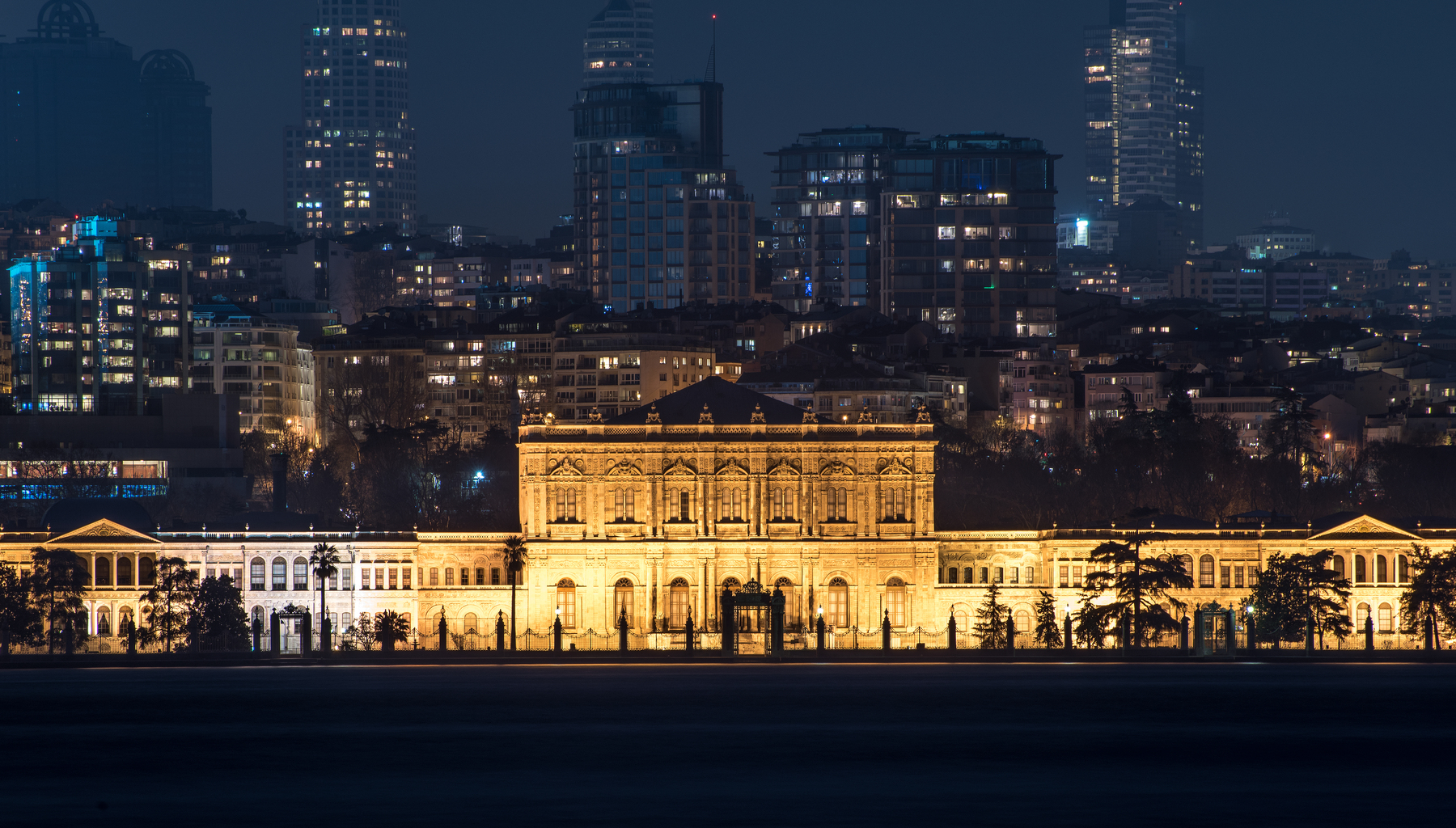 多爾瑪巴赫切宮夜遊