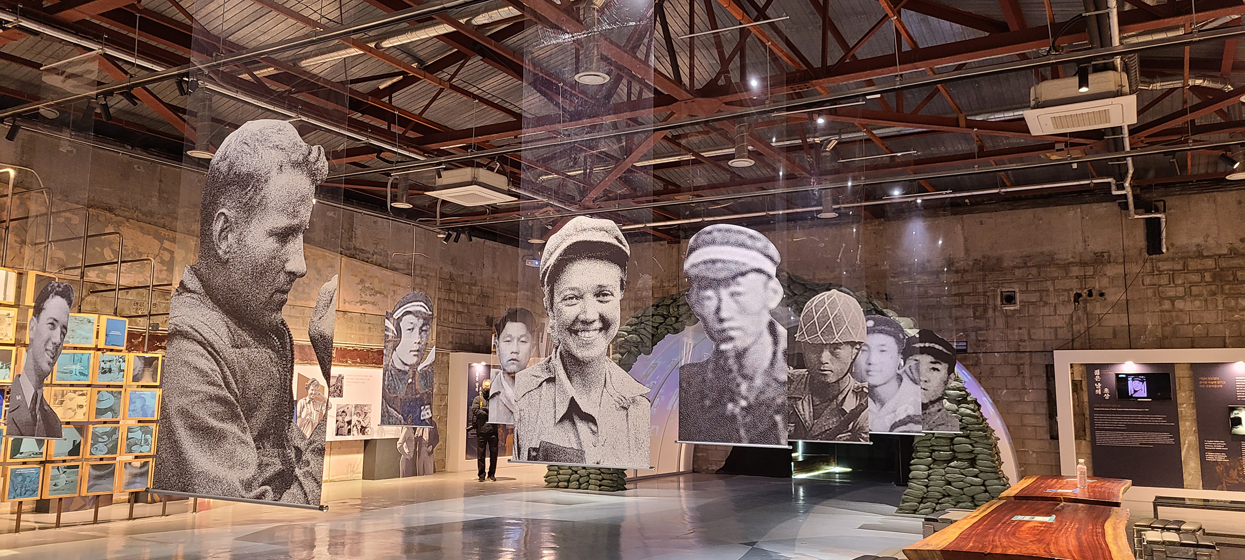 「格里夫斯藝廊」曾是軍事基地，如今搖身一變，誠摯邀請您深入 DMZ 非軍事區的核心，體驗結合歷史、藝術與和平精神的震撼展覽。