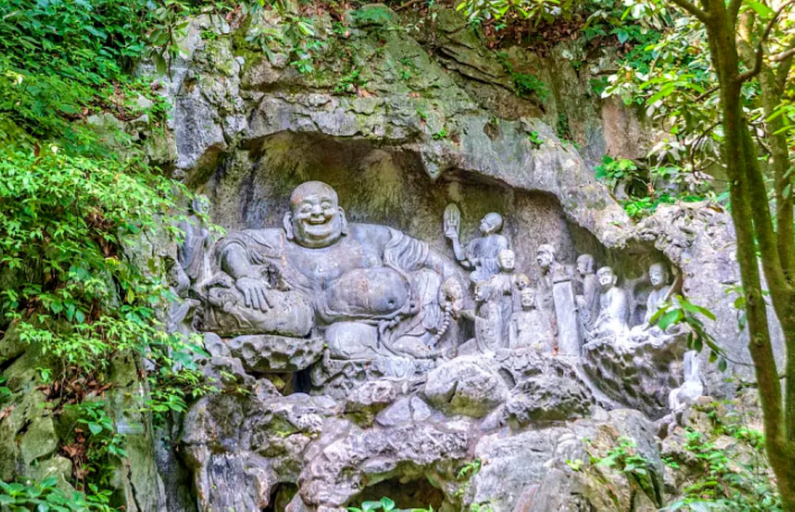 杭州3日漫遊(登靈隱寺飛來峰+賞西湖美景+觀雷鋒塔憶《白蛇傳》+逛清河坊南宋文化街+品乾隆御茶宴+江南風情+湖光山色+特色地方美食)
