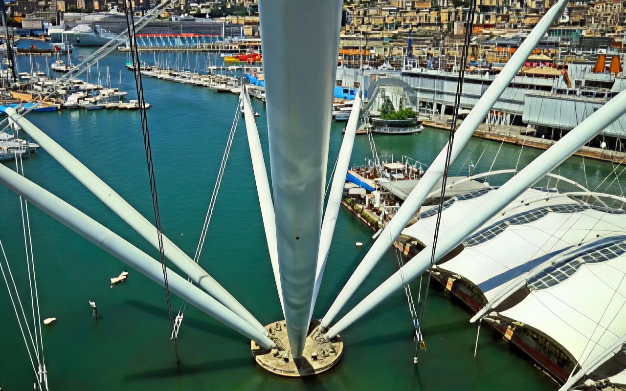 升空 40 公尺高,飽覽令人驚嘆的城市全景和波光粼粼的海濱風光。 升空 40 公尺高,飽覽令人驚嘆的城市全景和波光粼粼的海濱風光。