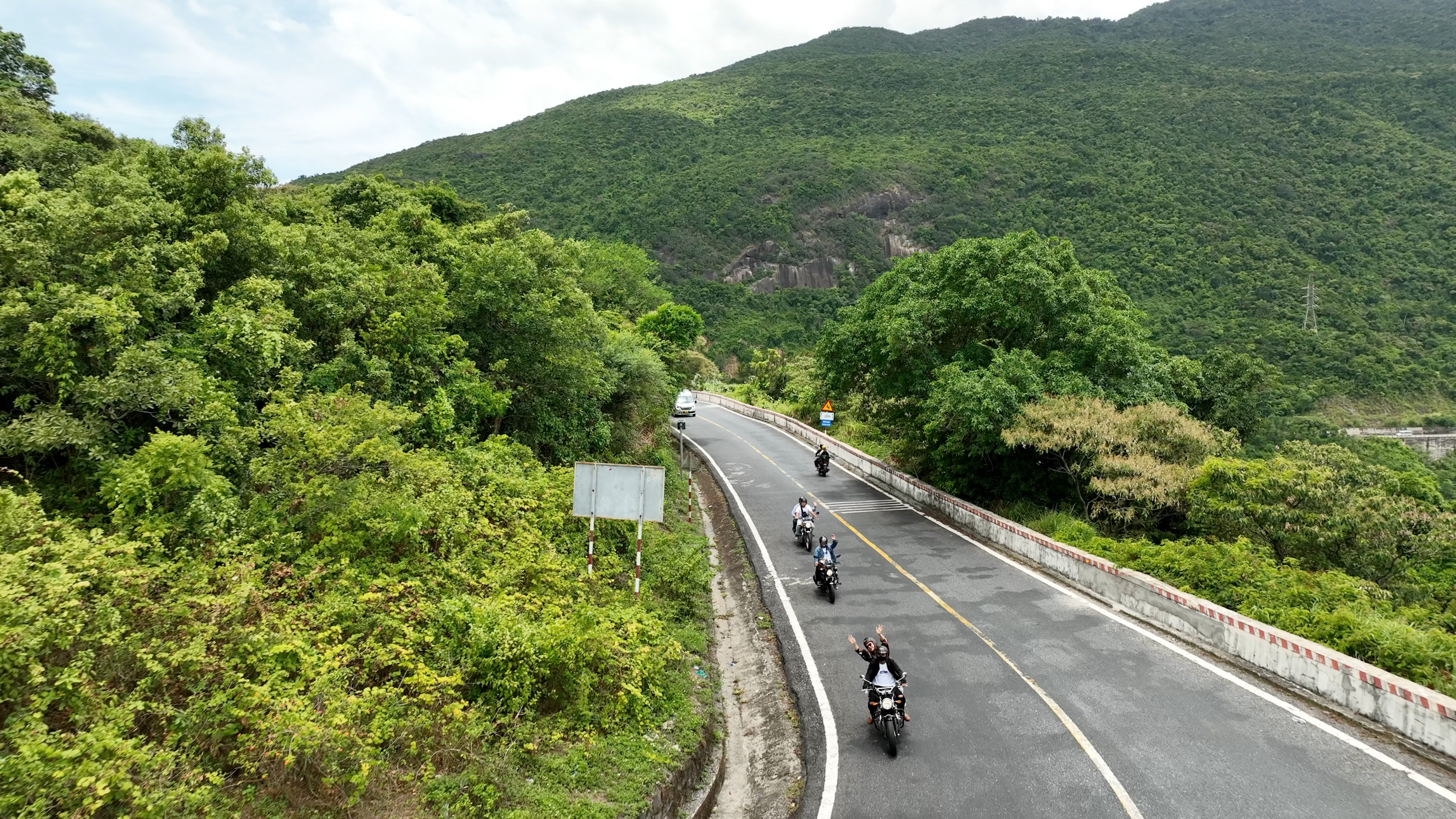 山茶半島私人一日遊（騎乘高級摩托車）