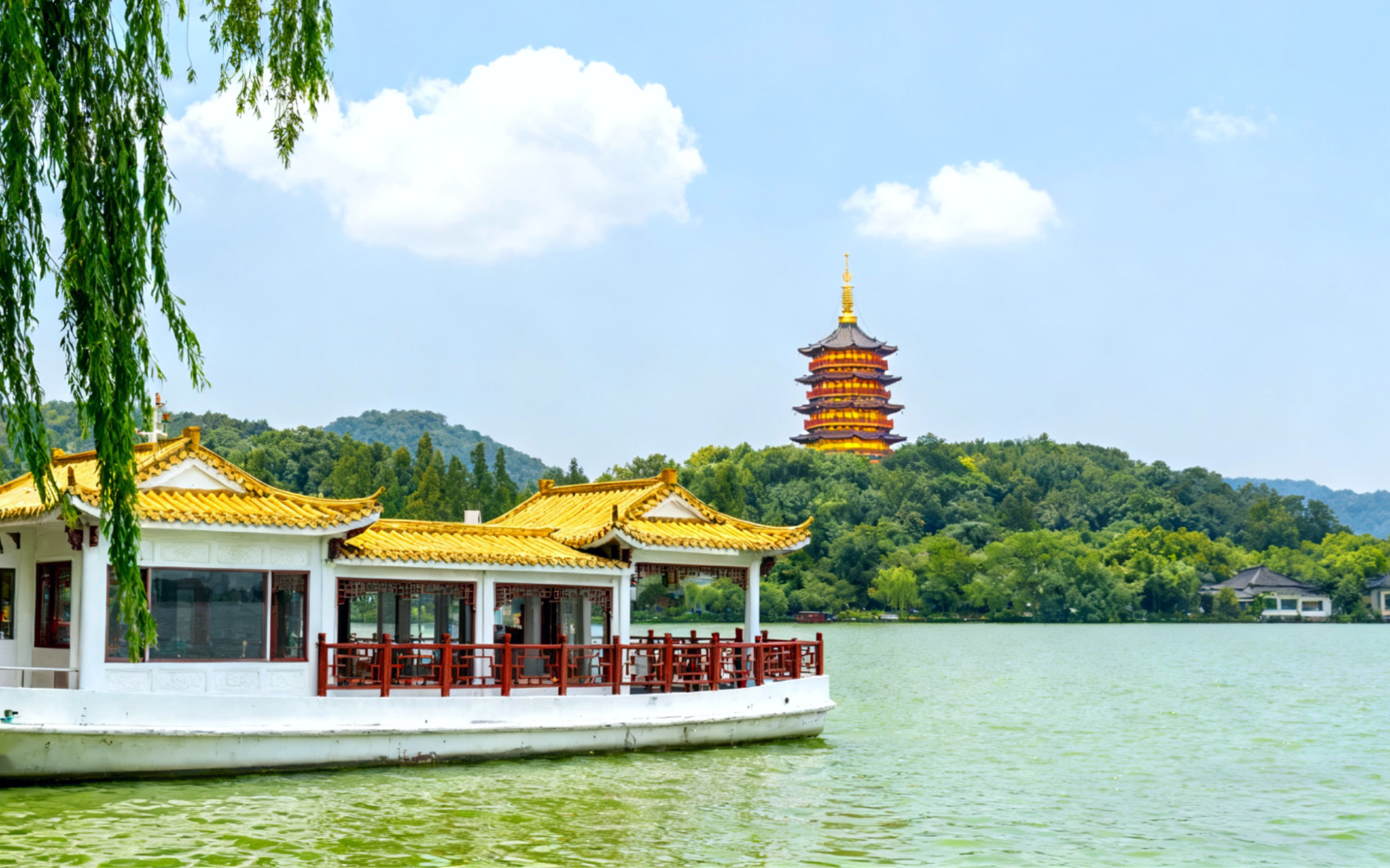 Private Guided Day Tour of Hangzhou West Lake + Lingyin Temple + Feilai Peak