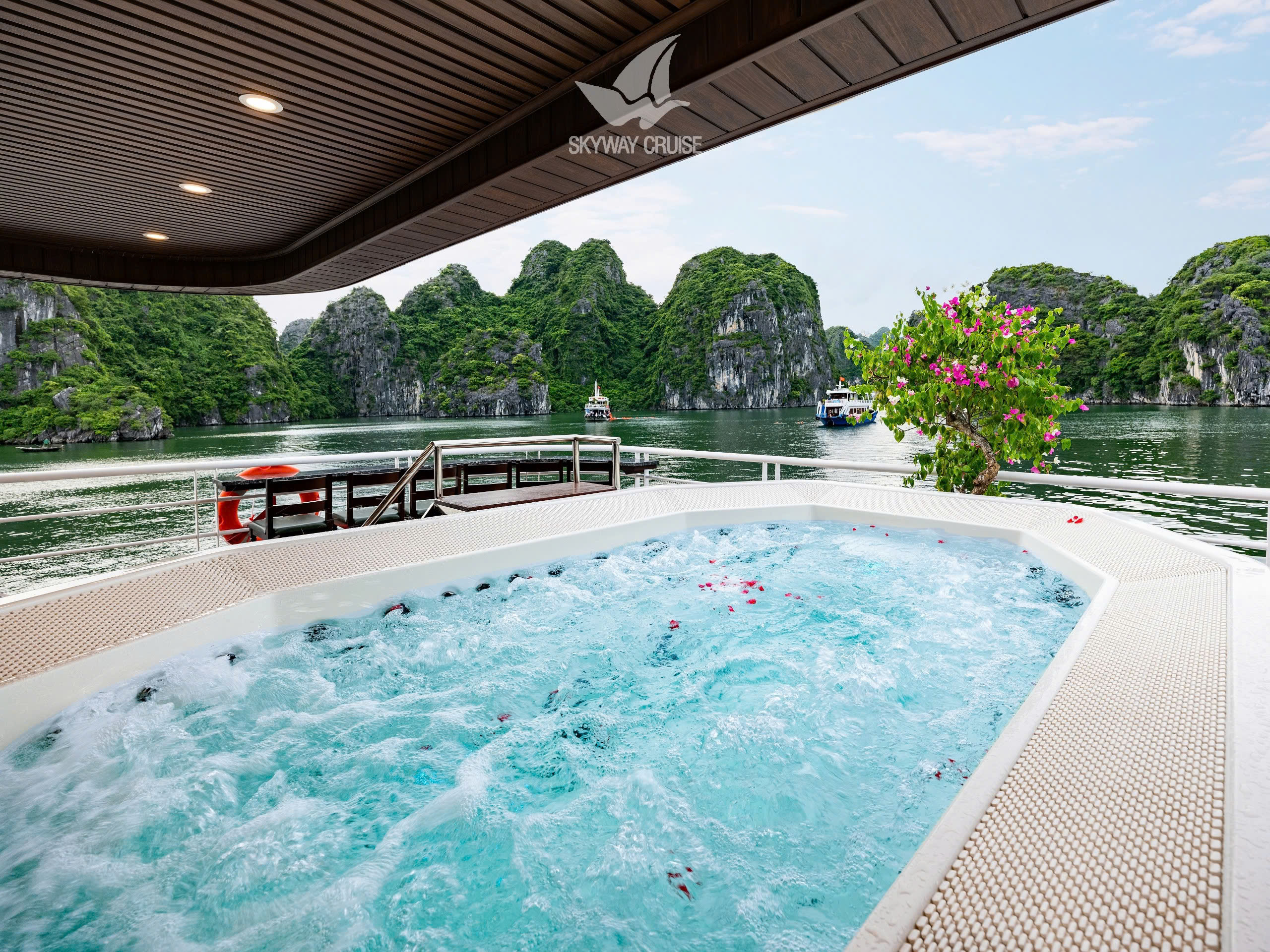 2D1N Explore Ha Long Bay & Lan Ha Bay by Luxury Skyway Cruise