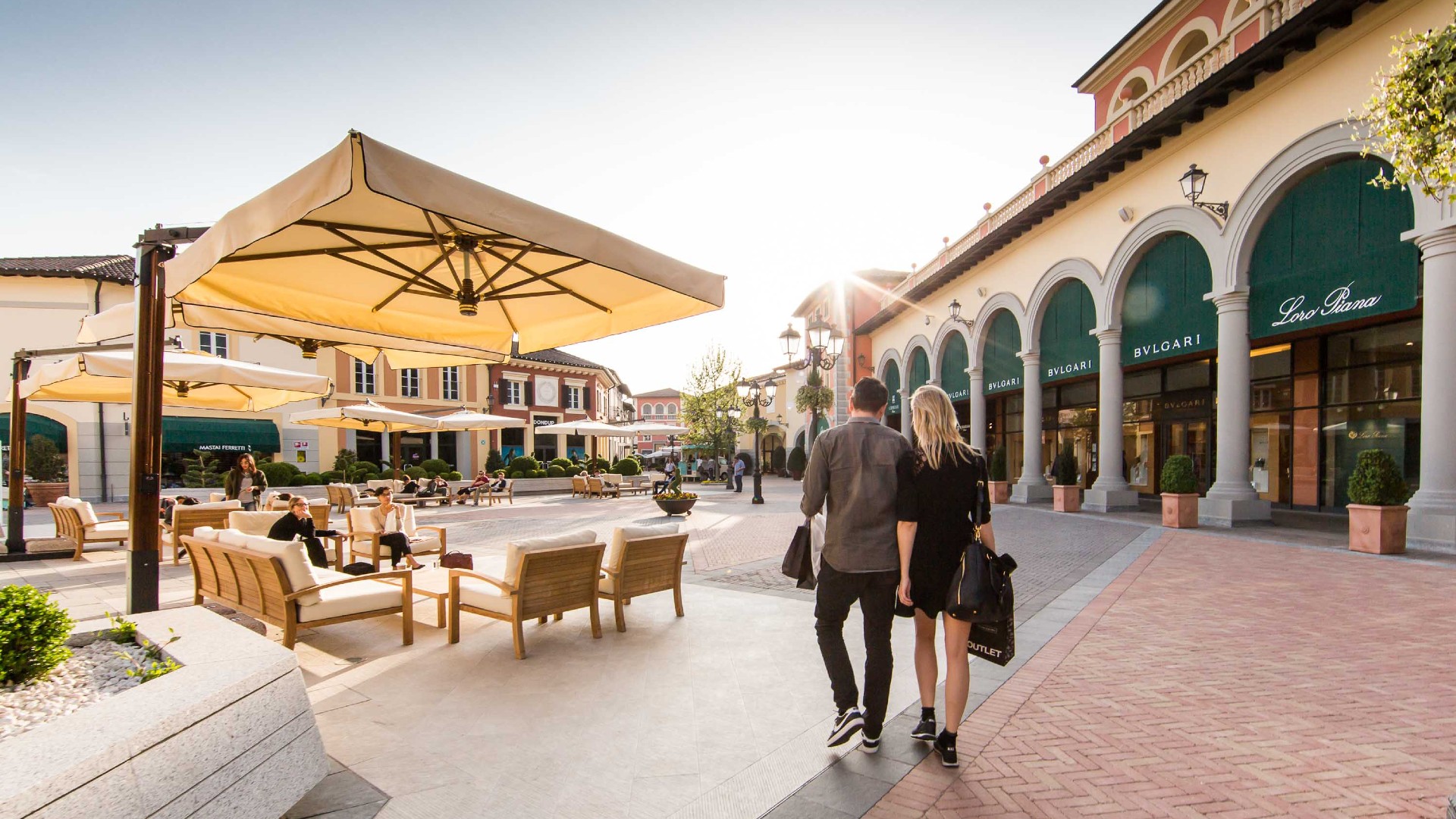塞拉瓦萊名品奧特萊斯 (Serravalle Designer Outlet) 往返米蘭班車（多班次）