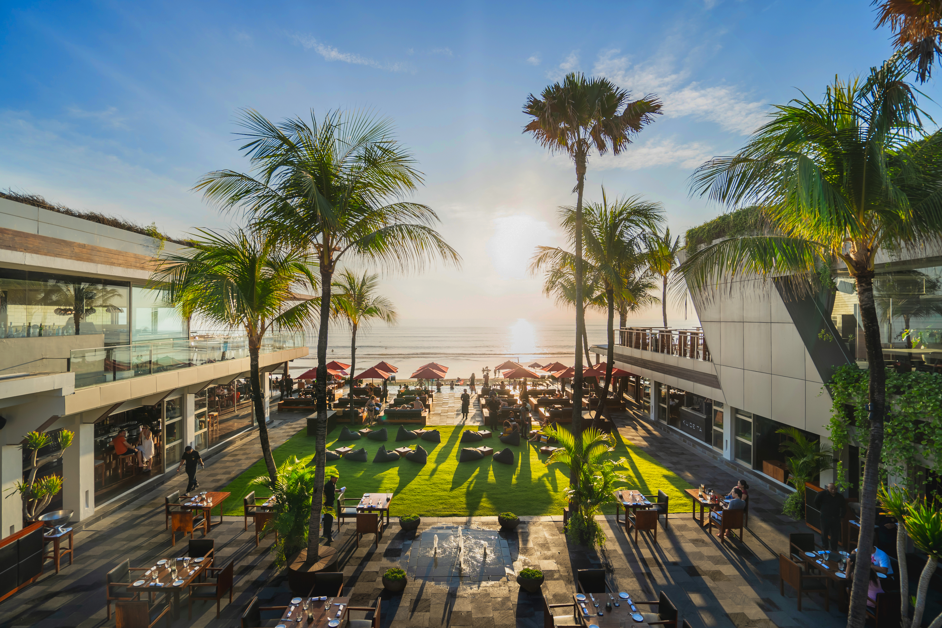巴厘島水明漾庫德塔海灘俱樂部 (Kudeta Beach Club)