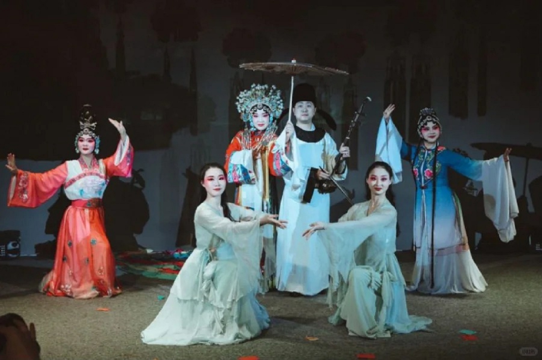 重慶巴風渝韻傳統表演劇（二胡樂器+川劇變臉+驚險雜技+蓋碗茶）
