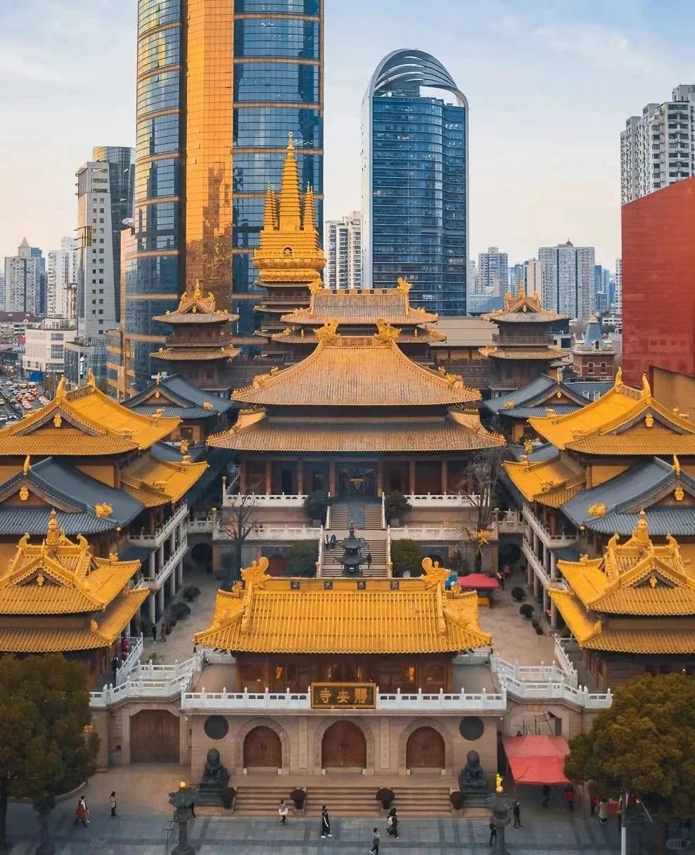 身處鬧市的靜安寺，獨享一方寧靜