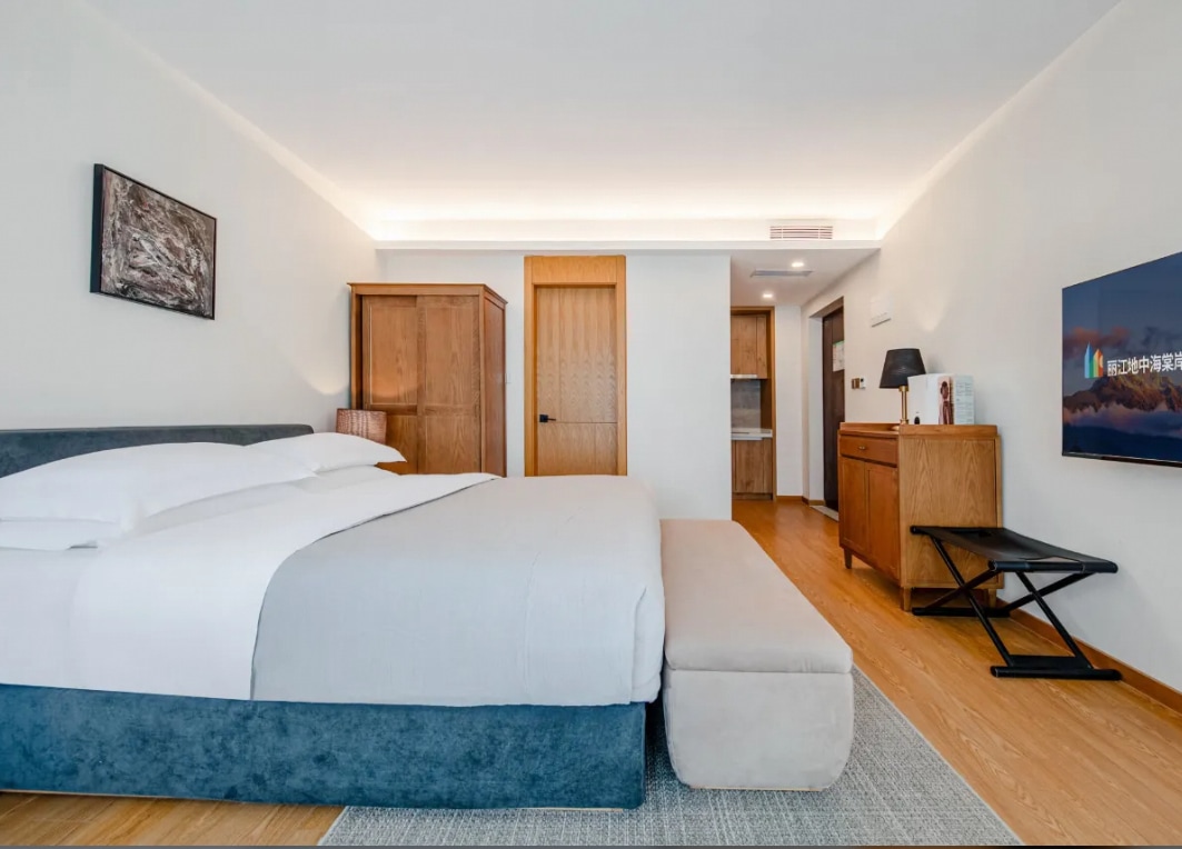 Mountain View King Room
