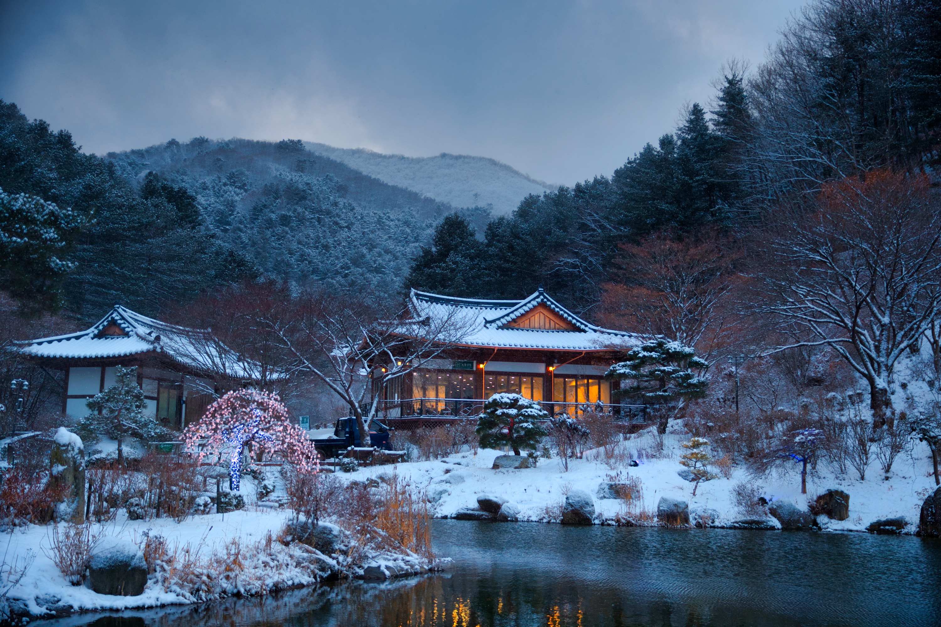 Eobi冰谷 / 羊駝 / 鐵路自行車 / 草莓採摘 / 雪橇一日遊