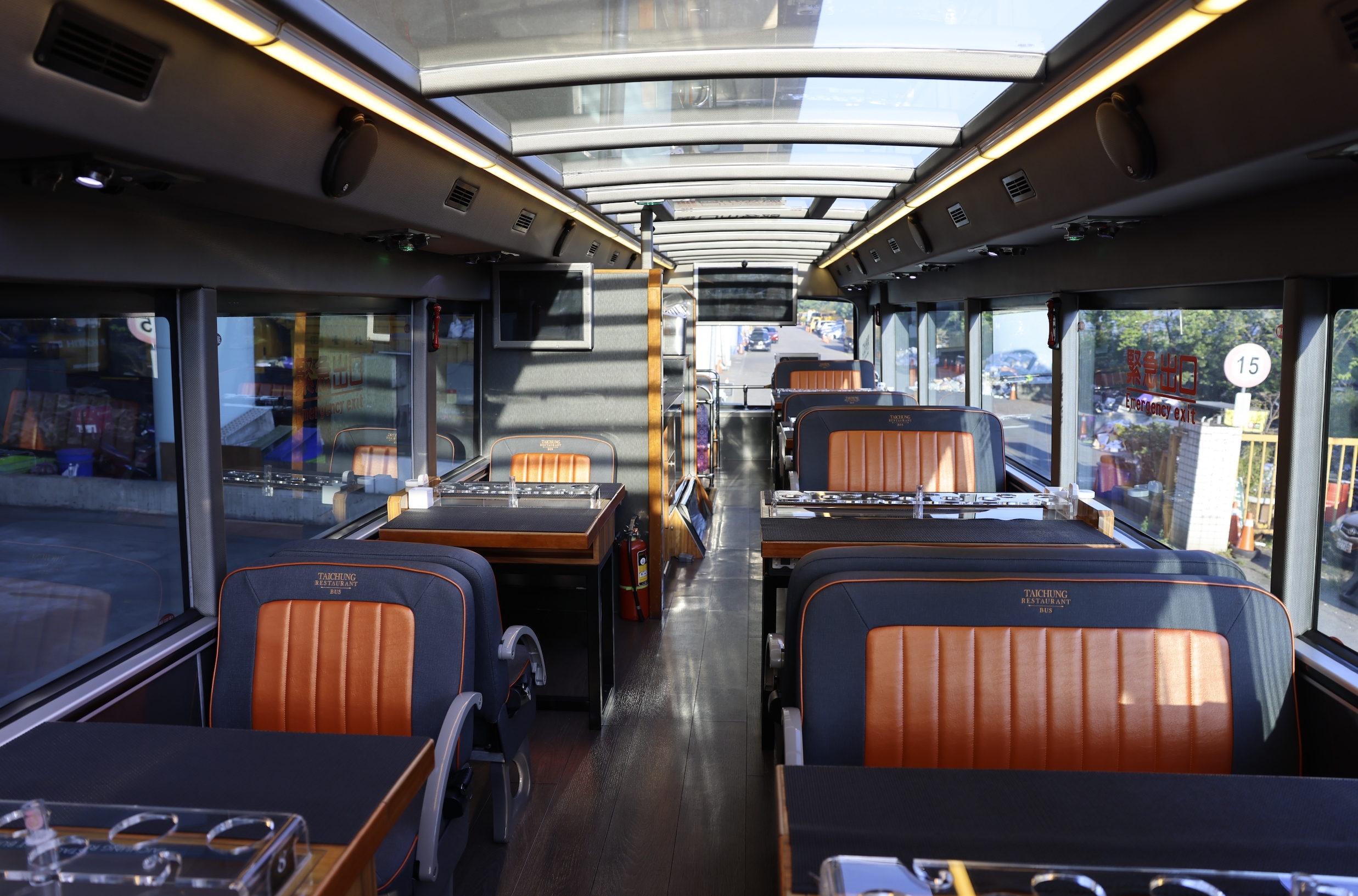 臺北雙層餐車用餐體驗