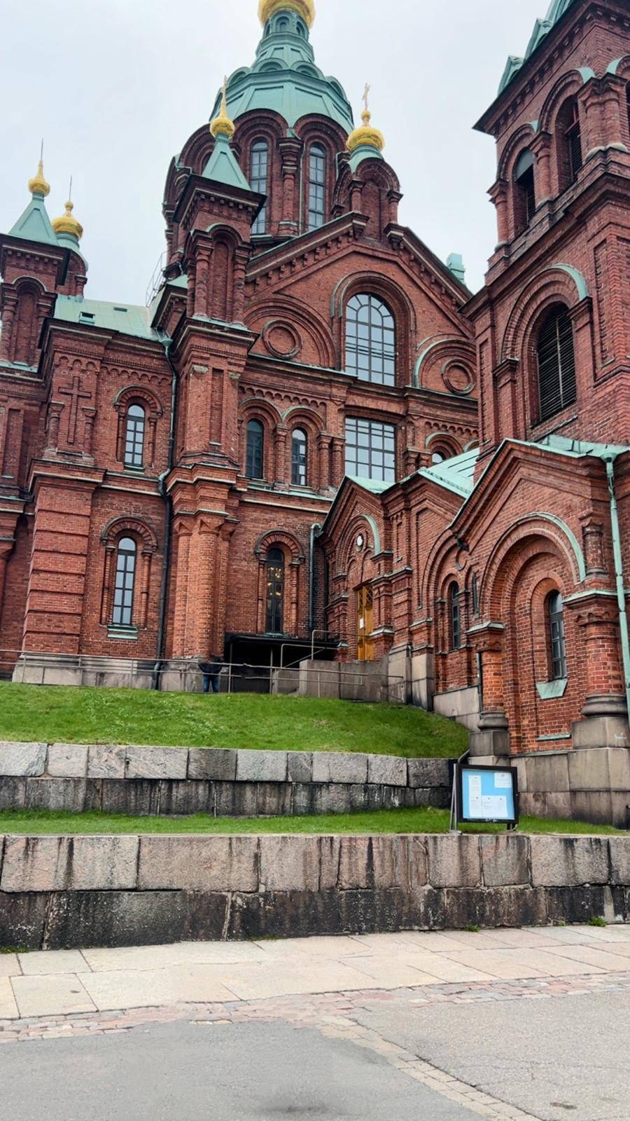 Ultimate Helsinki & Porvoo Tour– Private Car & Local Stories