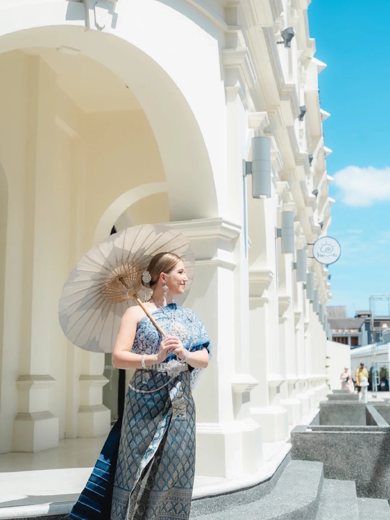 Thai Costume Rental& Photoshoot by HELLO PHUKET in Phuket Old Town