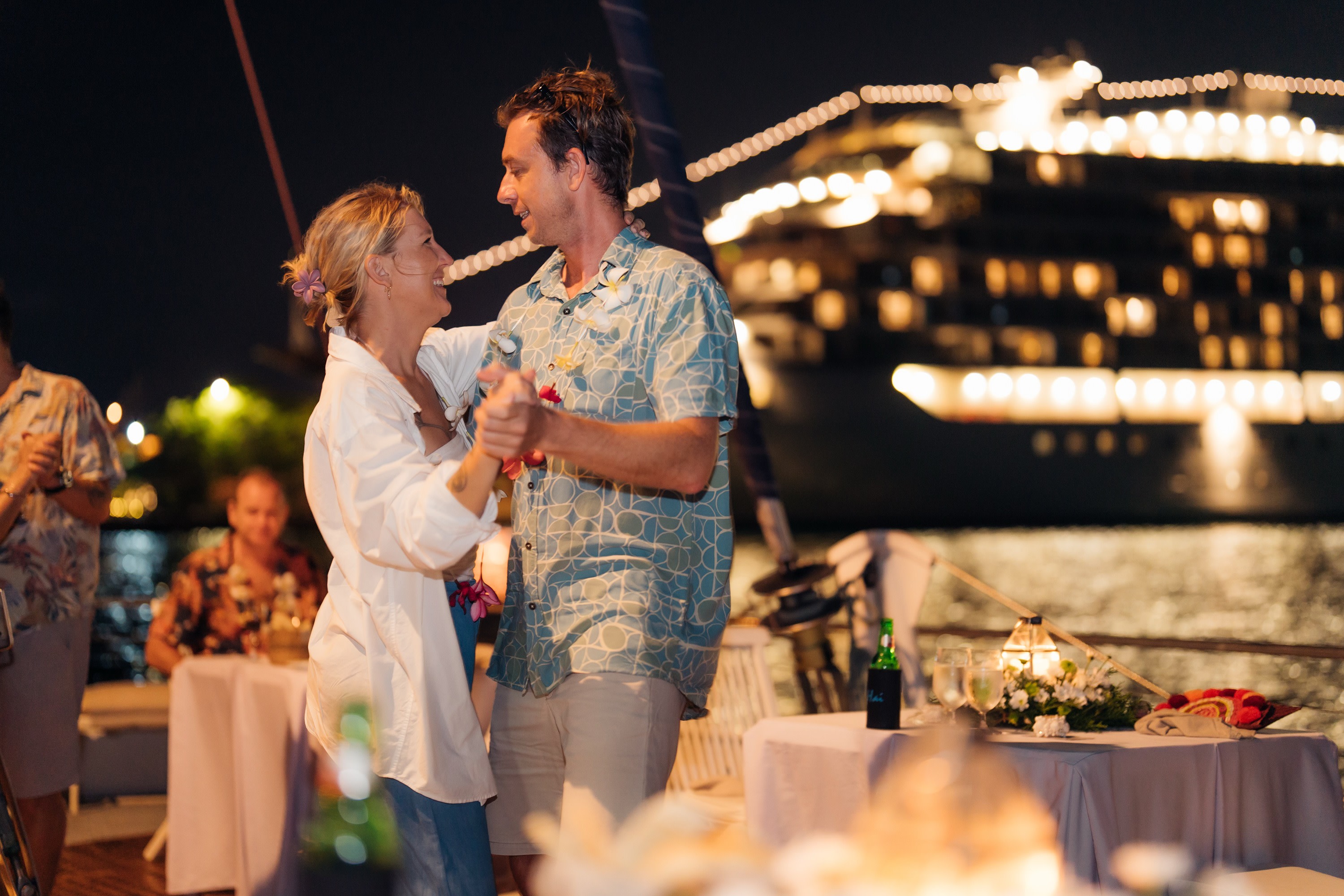 Роскошный романтический ужин-круиз по Бали с развлечениями