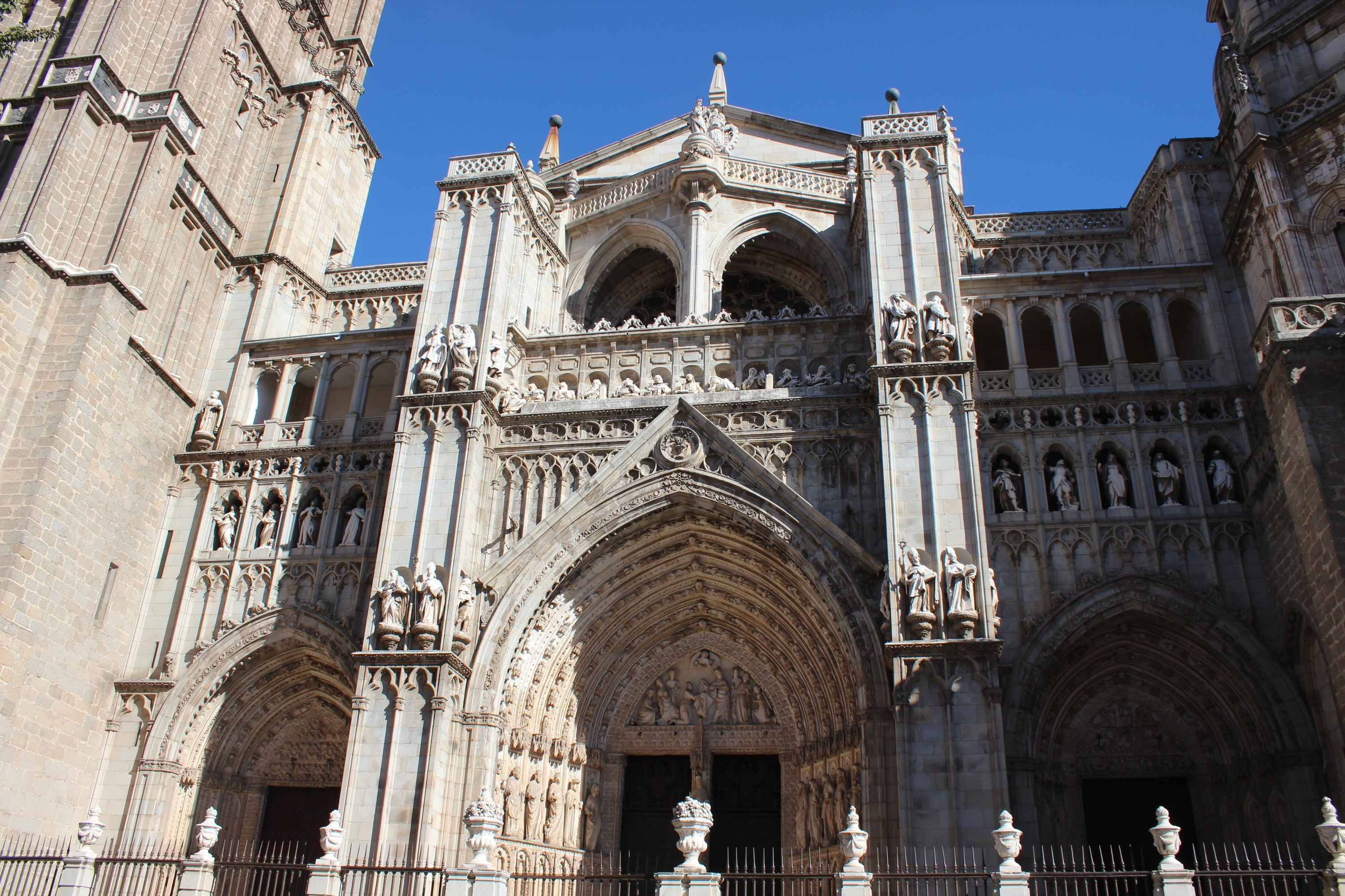 Toledo Monuments Tour with Optional Cathedral Visit & Wine Tasting