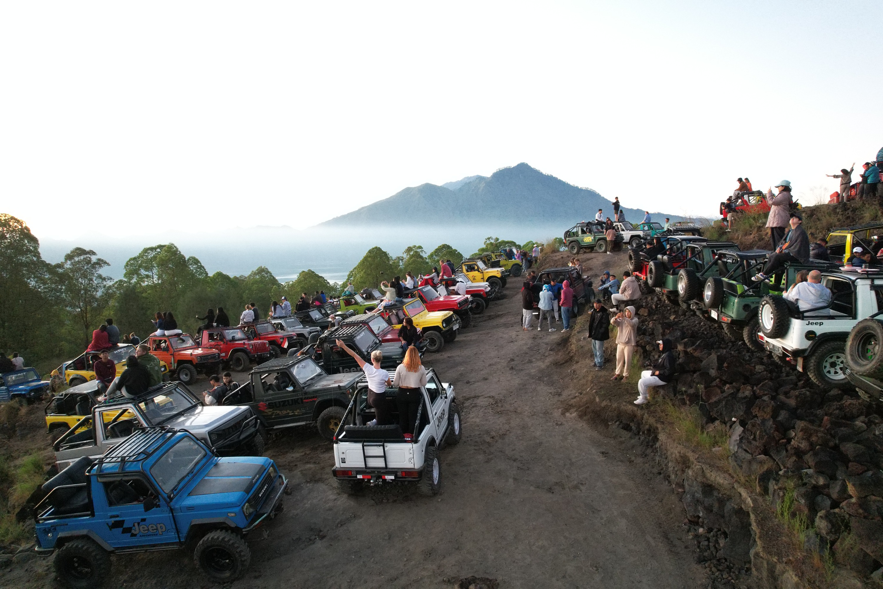 巴杜爾火山日出吉普車之旅（含 Paperhills 網美咖啡廳）