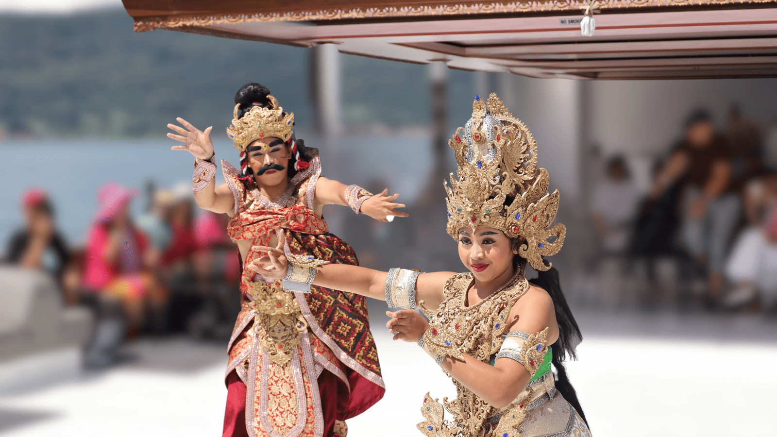 欣賞靈感源自當地神話的正宗巴厘島舞蹈，驚歎不已