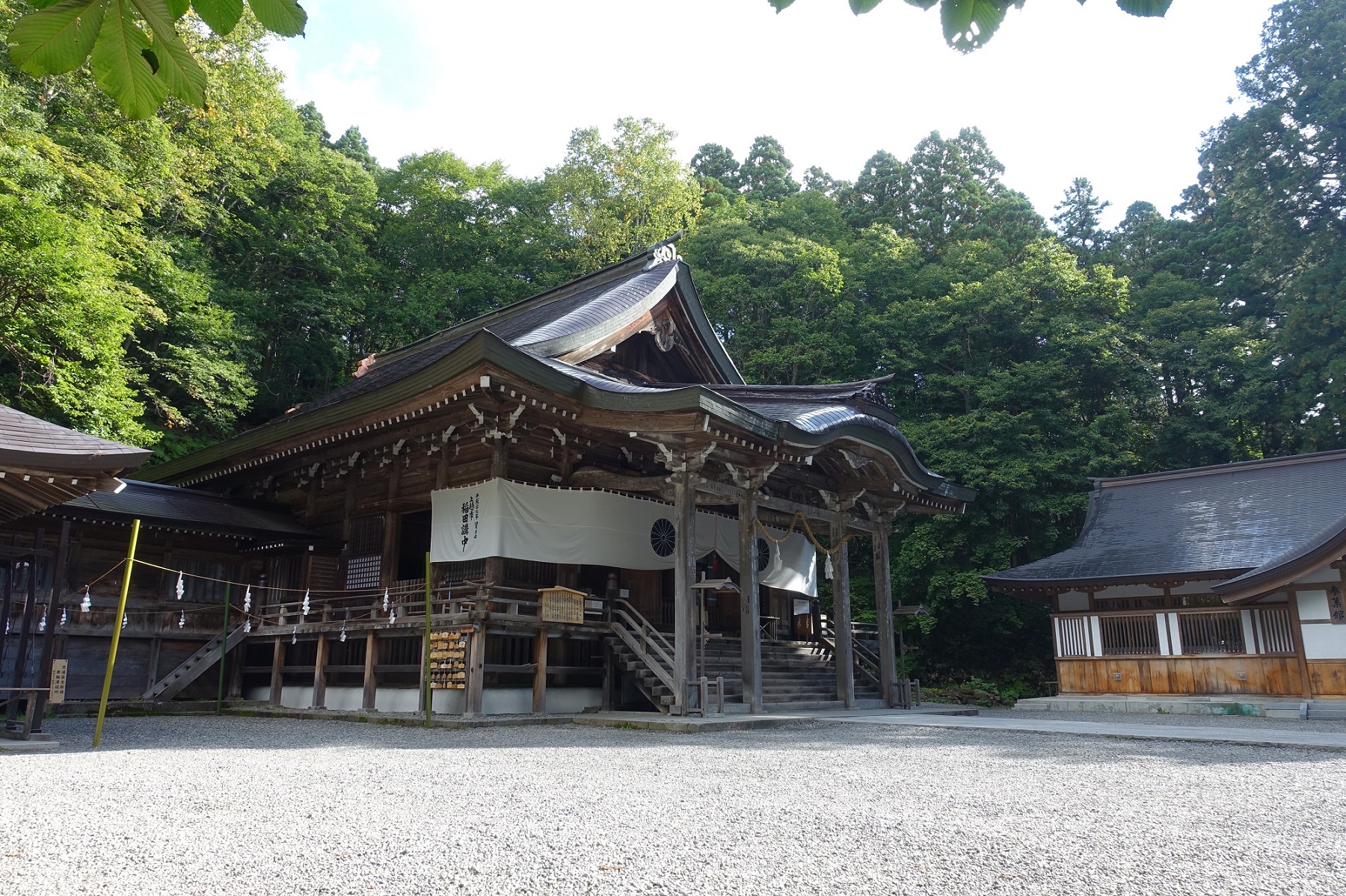 諏訪湖花火大會 & 巨峰葡萄採摘吃到飽 & 戶隱神社二日遊 (東京出發)
