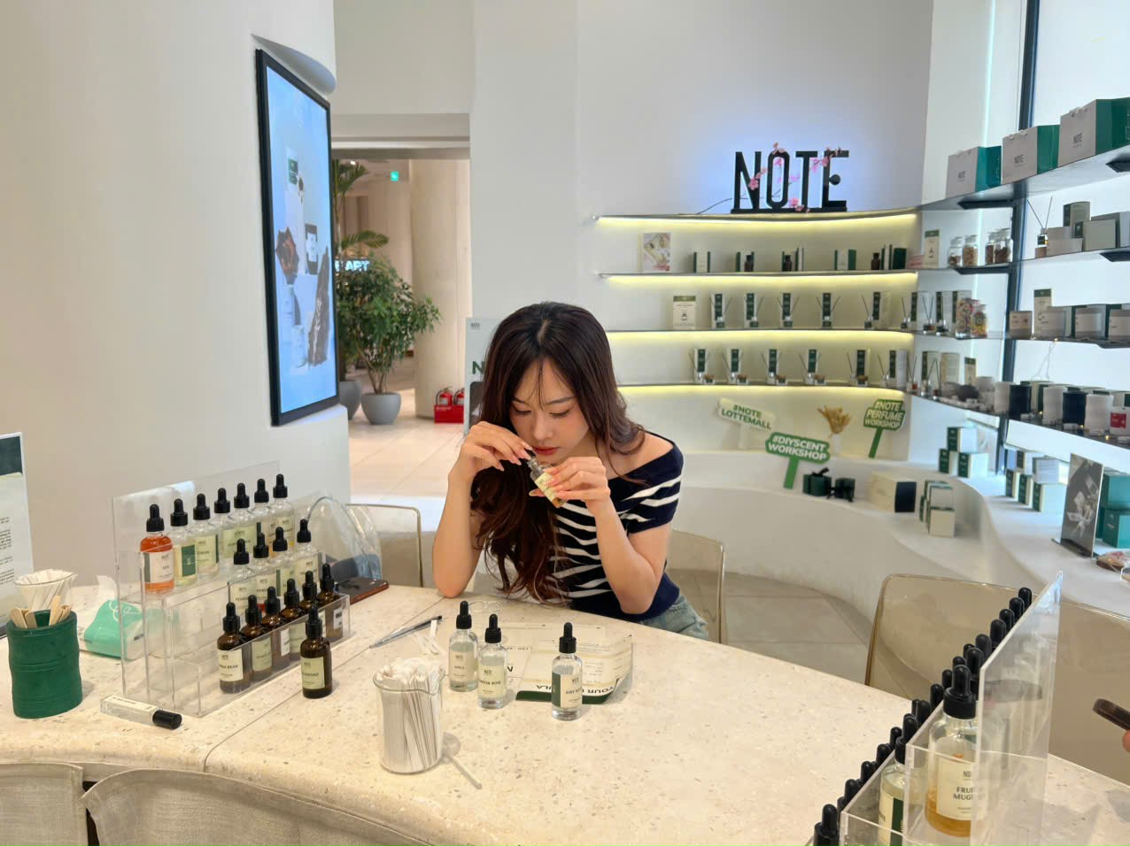 NOTE - The Scent Lab在河內舉辦的香水和蠟燭製作工坊