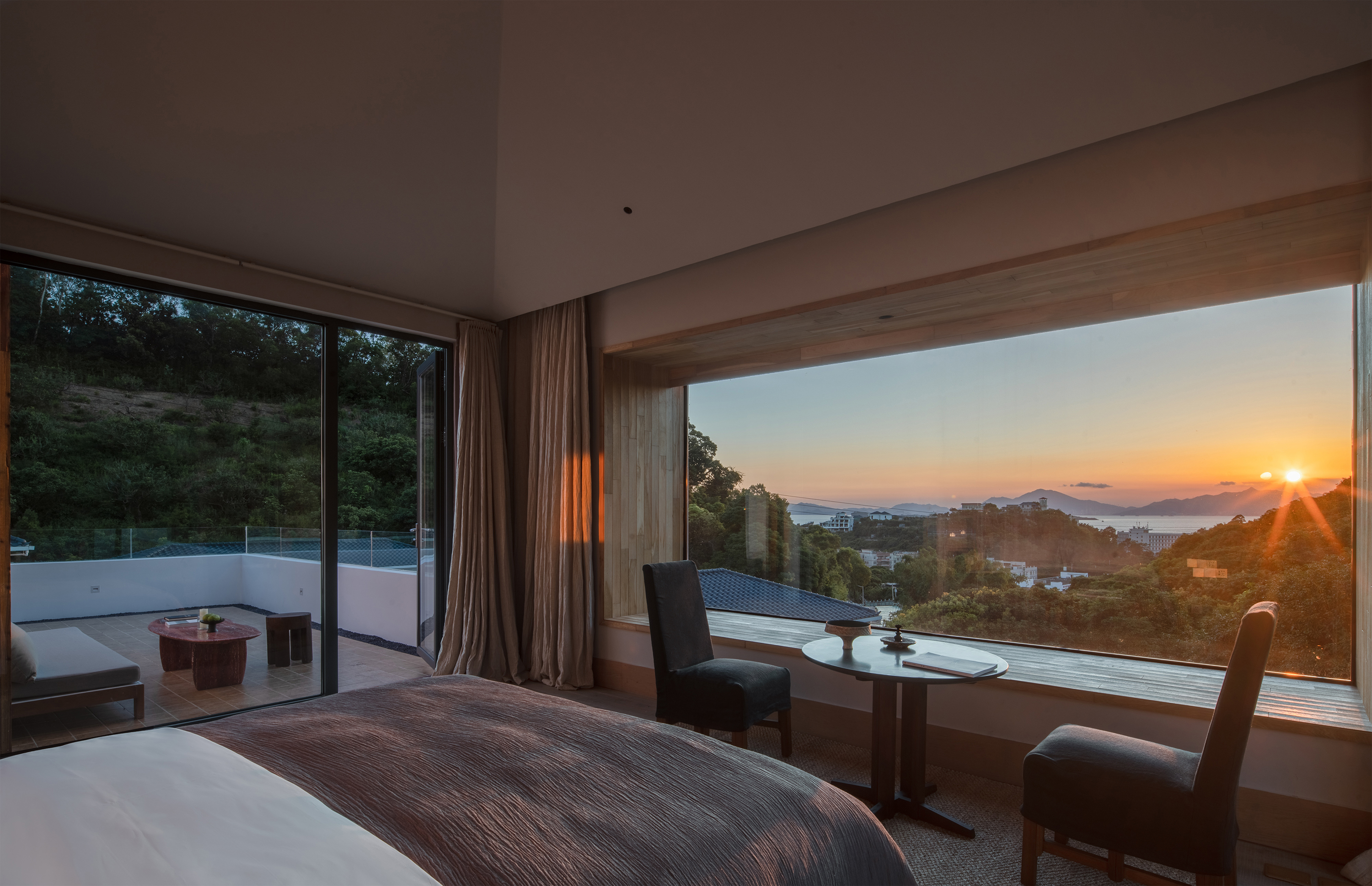 Qinglang Sea View King Room