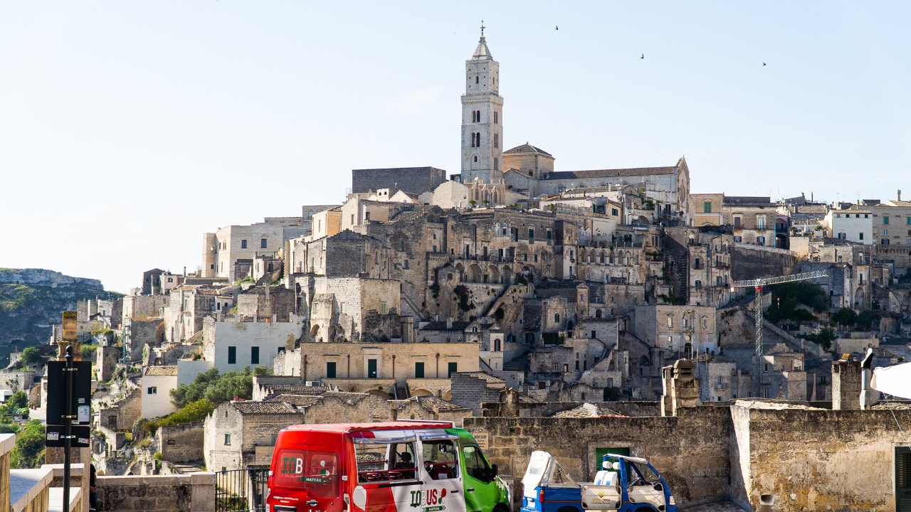 Open top bus tour with entrance to Casa Grotta in Matera