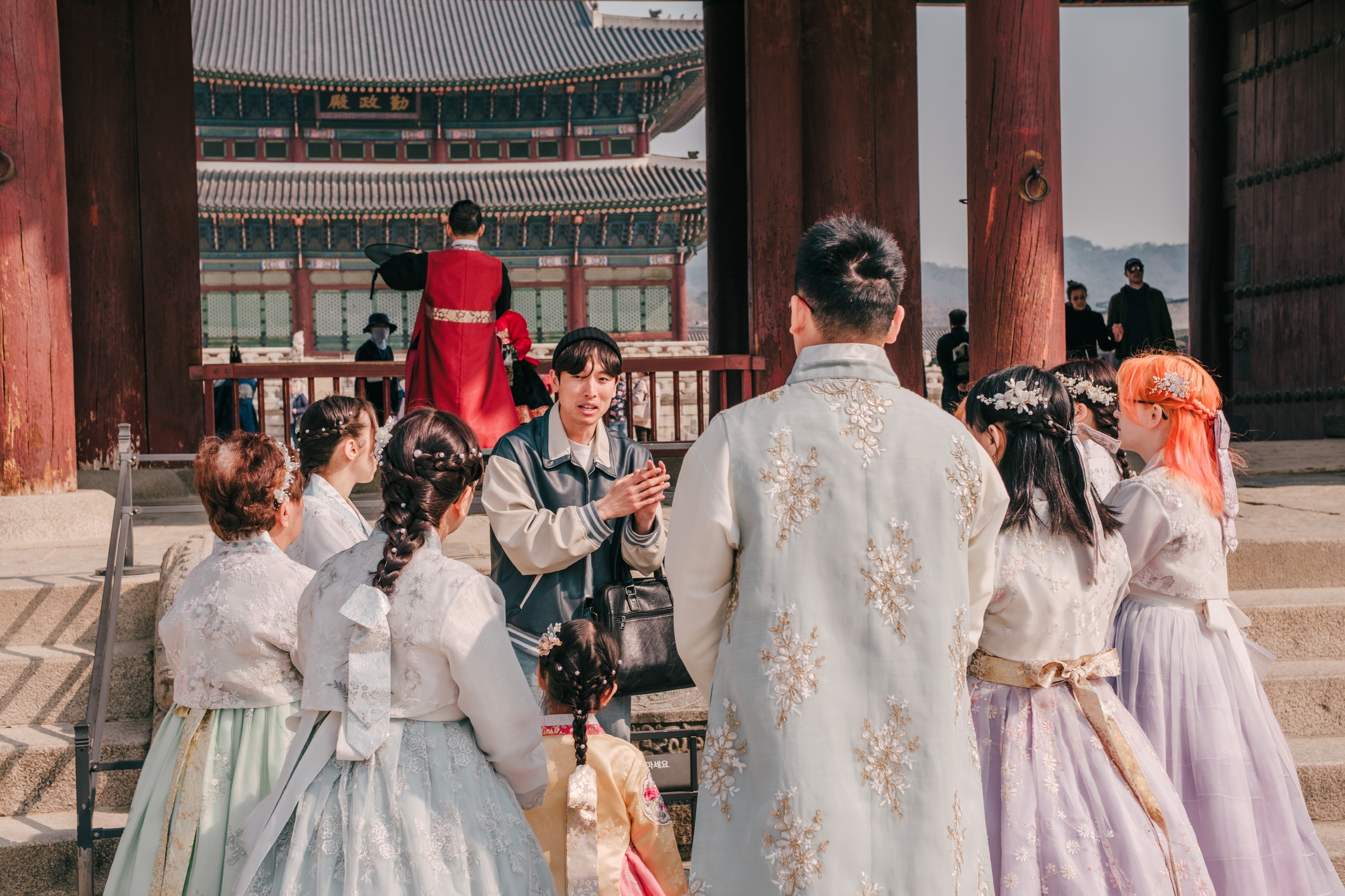 景福宮韓服體驗與歷史之旅 (Hanbok Photoshoot and History Tour at Gyeongbokgung Palace)