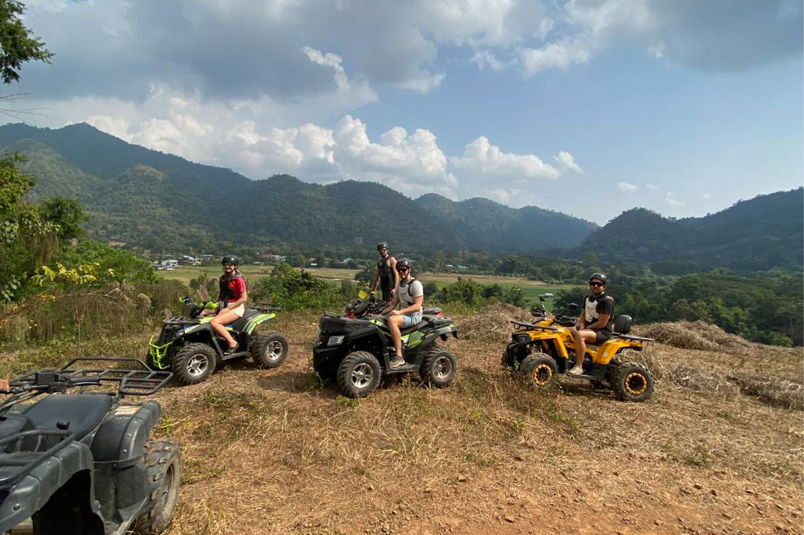 叢林飛瀑、ATV越野車和白水漂流導覽探險