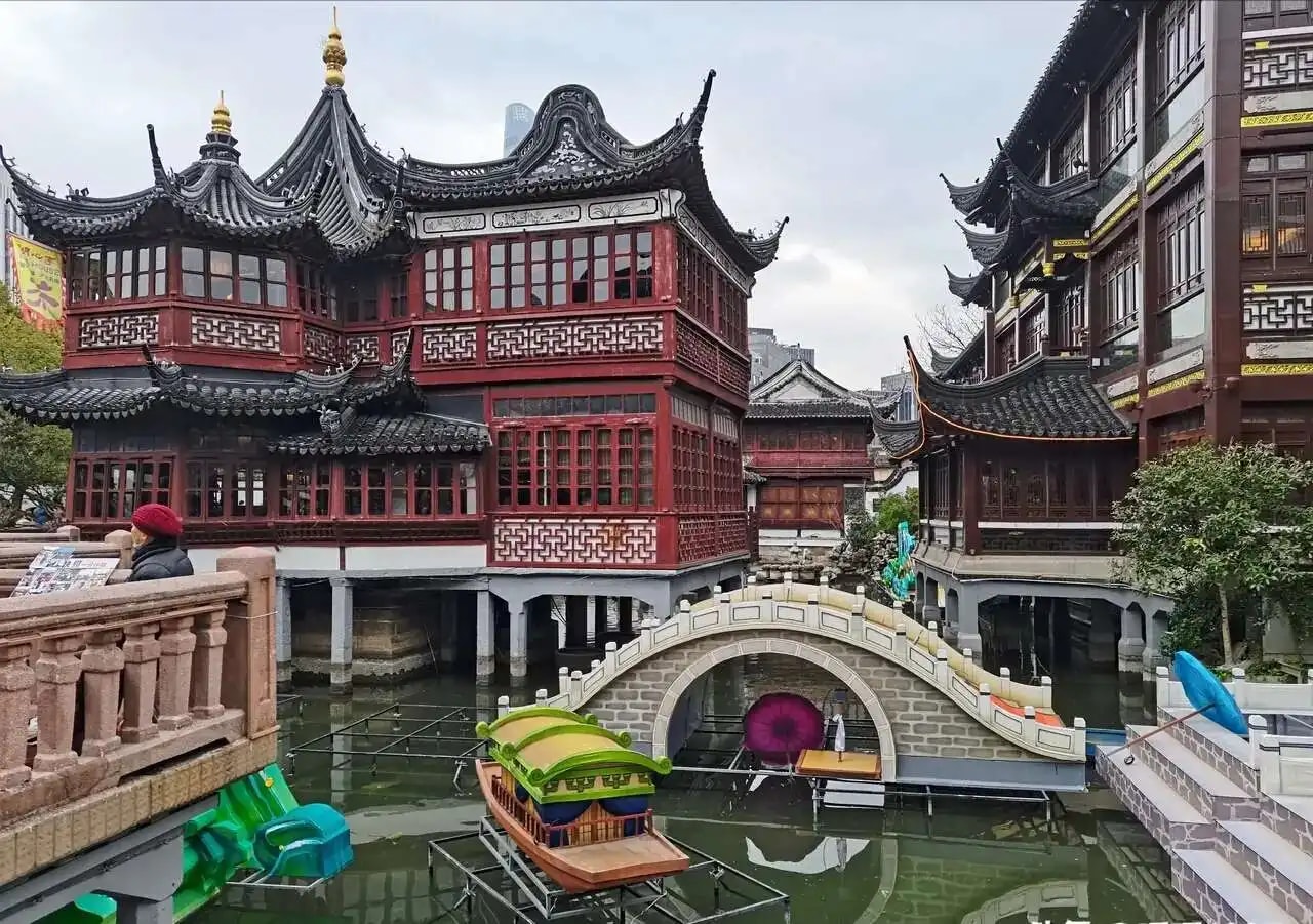 上海嵐靈花鳥市場+人民公園+玉佛禪寺+城隍廟+南京路+外灘 私人導覽一日遊