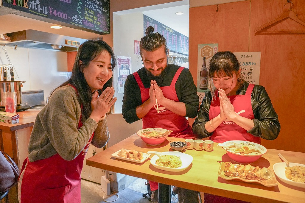 與專業廚師一起學習製作京都拉麵和煎餃