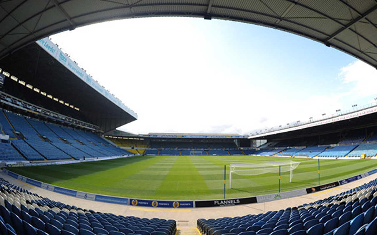 體驗標誌性的埃蘭路（Elland Road）在激動人心的開球前充滿期待的氛圍