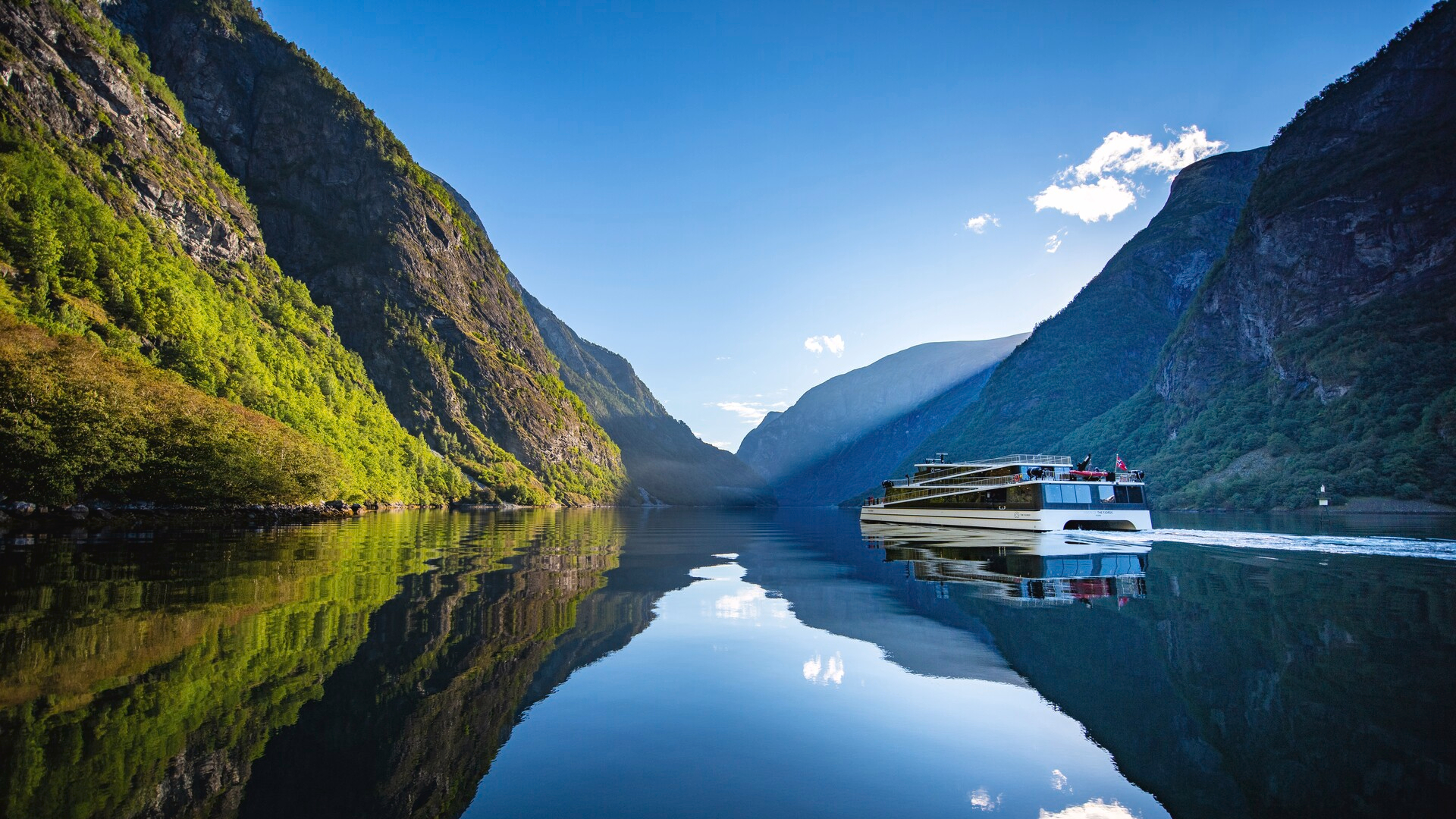 Viking Village, Naeroyfjord Cruise &amp; Flam Railway tour from Bergen