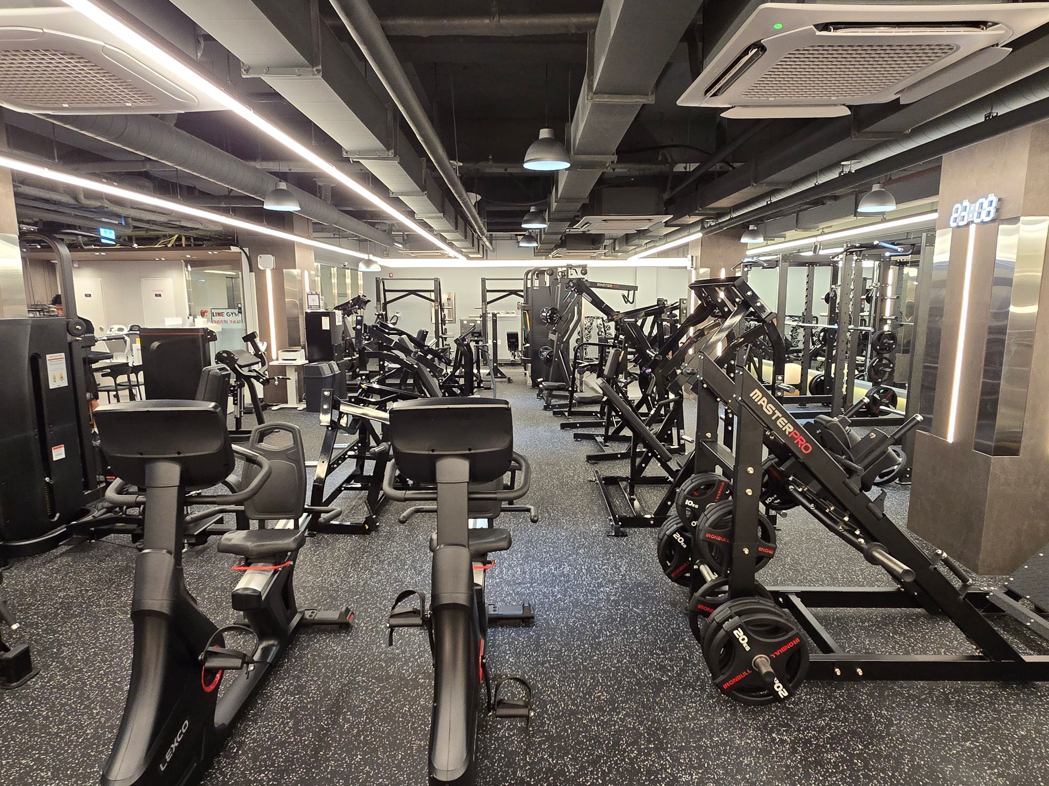 Short Term Gym Membership (1 or 2 Weeks) in Seoul