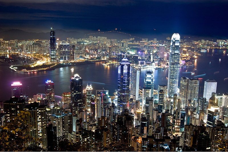 【夜幕下的香港】舊城中環+叮叮車+太平山頂飽覽香港夜景半天團