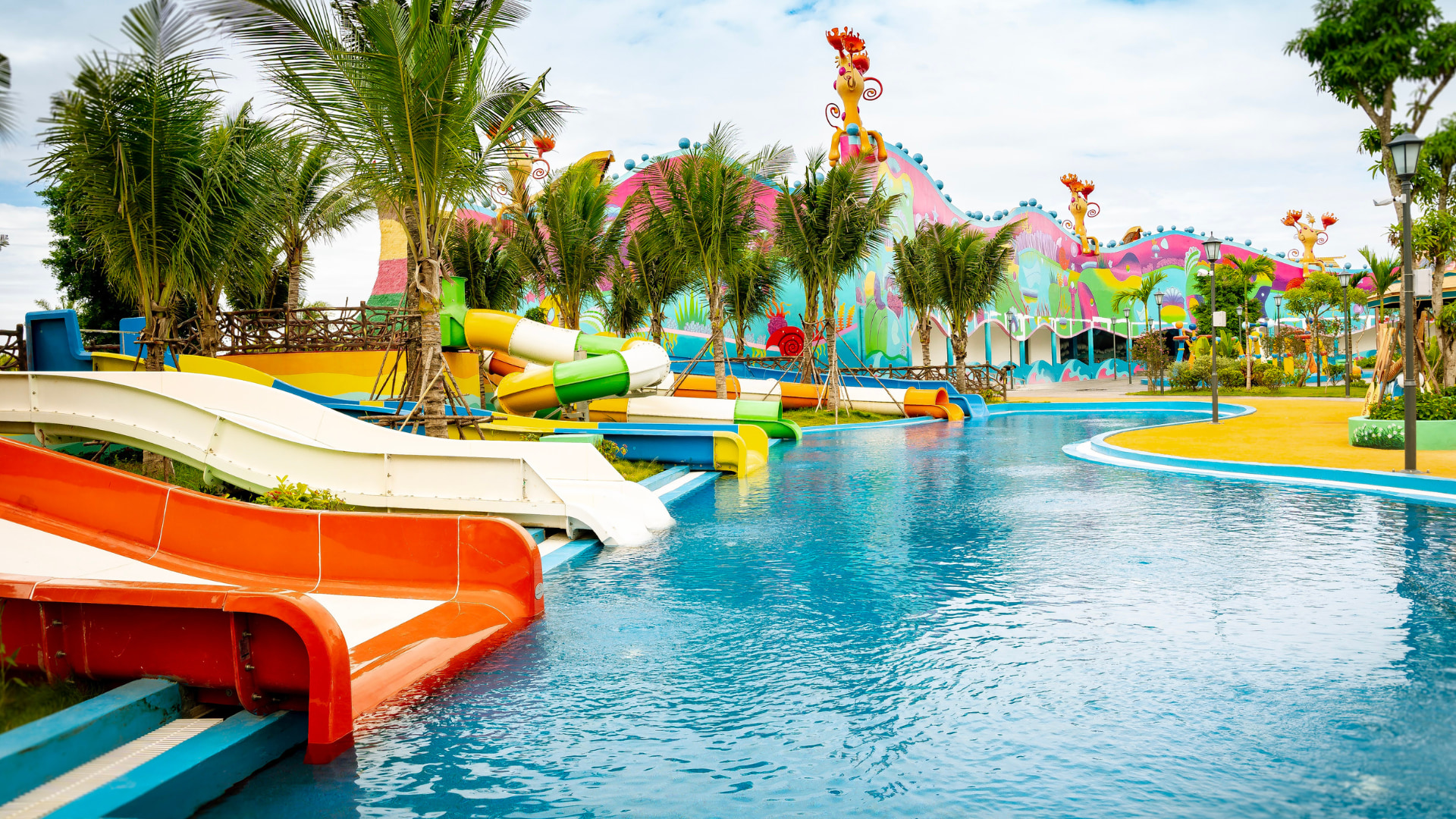 Thuy Tinh Water Park Ticket at Doi Rong Hai Phong