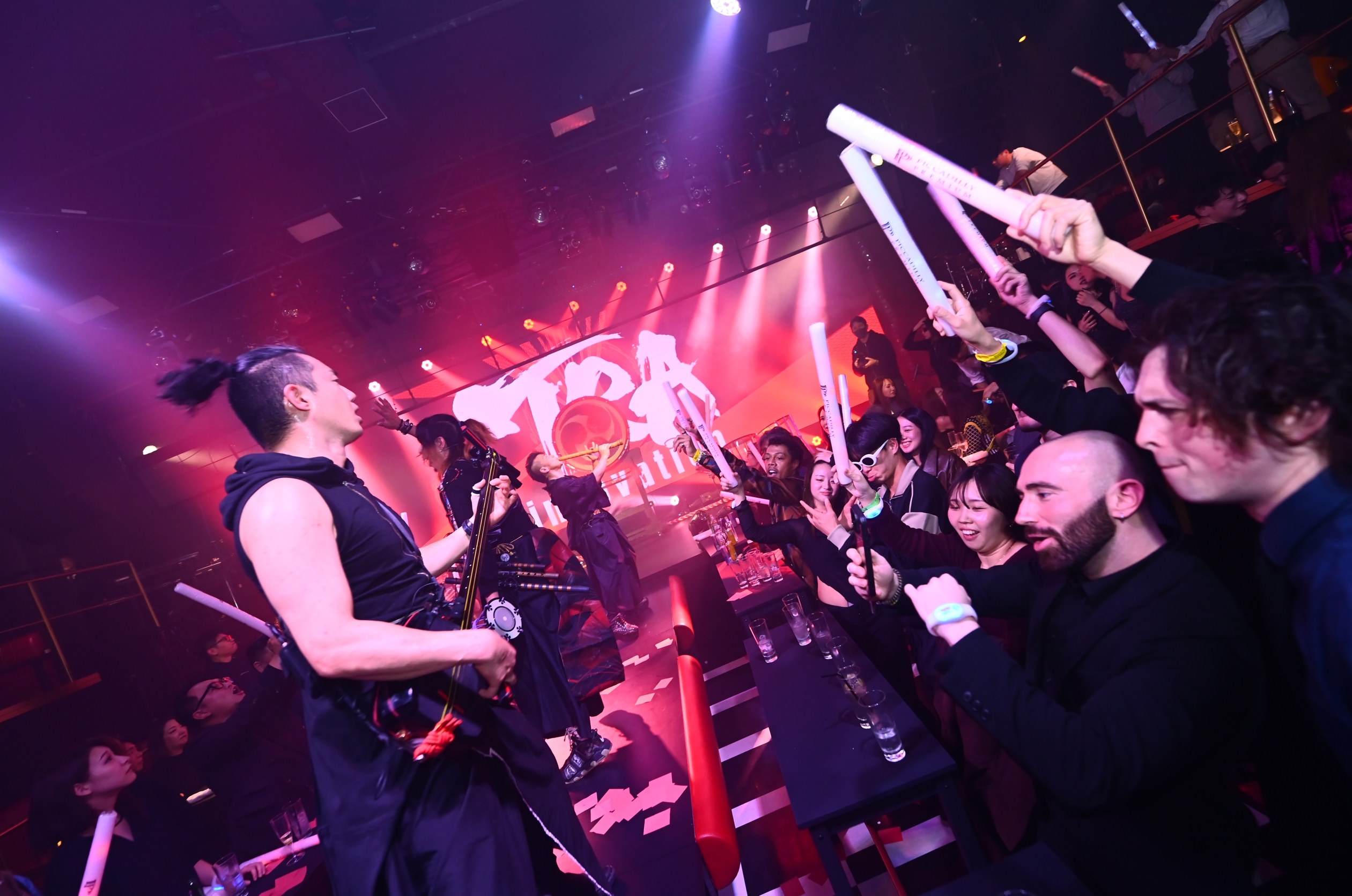 PICCADILLY PREMIUM 現場秀及夜總會門票