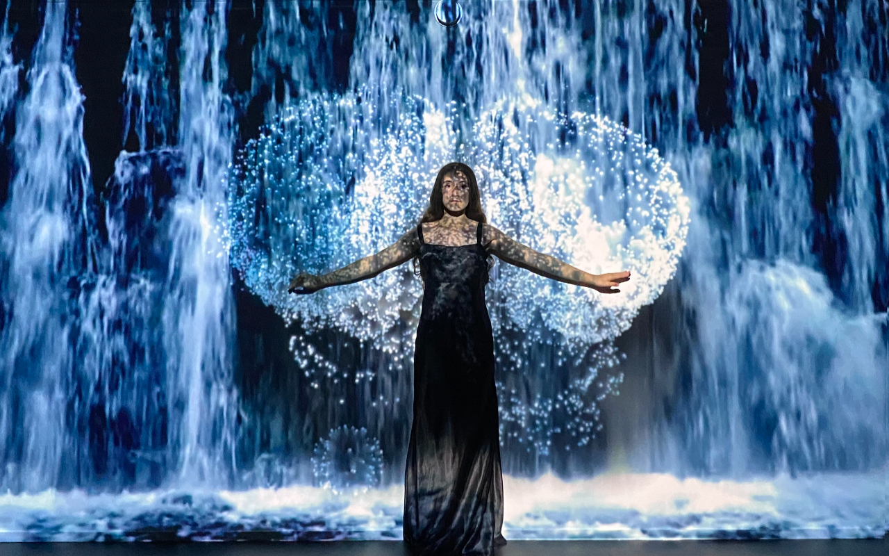 踏入「夢想之境 (The Dreamery)」,沉浸式藝術將奇妙地回應您的每一次觸摸。 踏入「夢想之境 (The Dreamery)」,沉浸式藝術將奇妙地回應您的每一次觸摸。