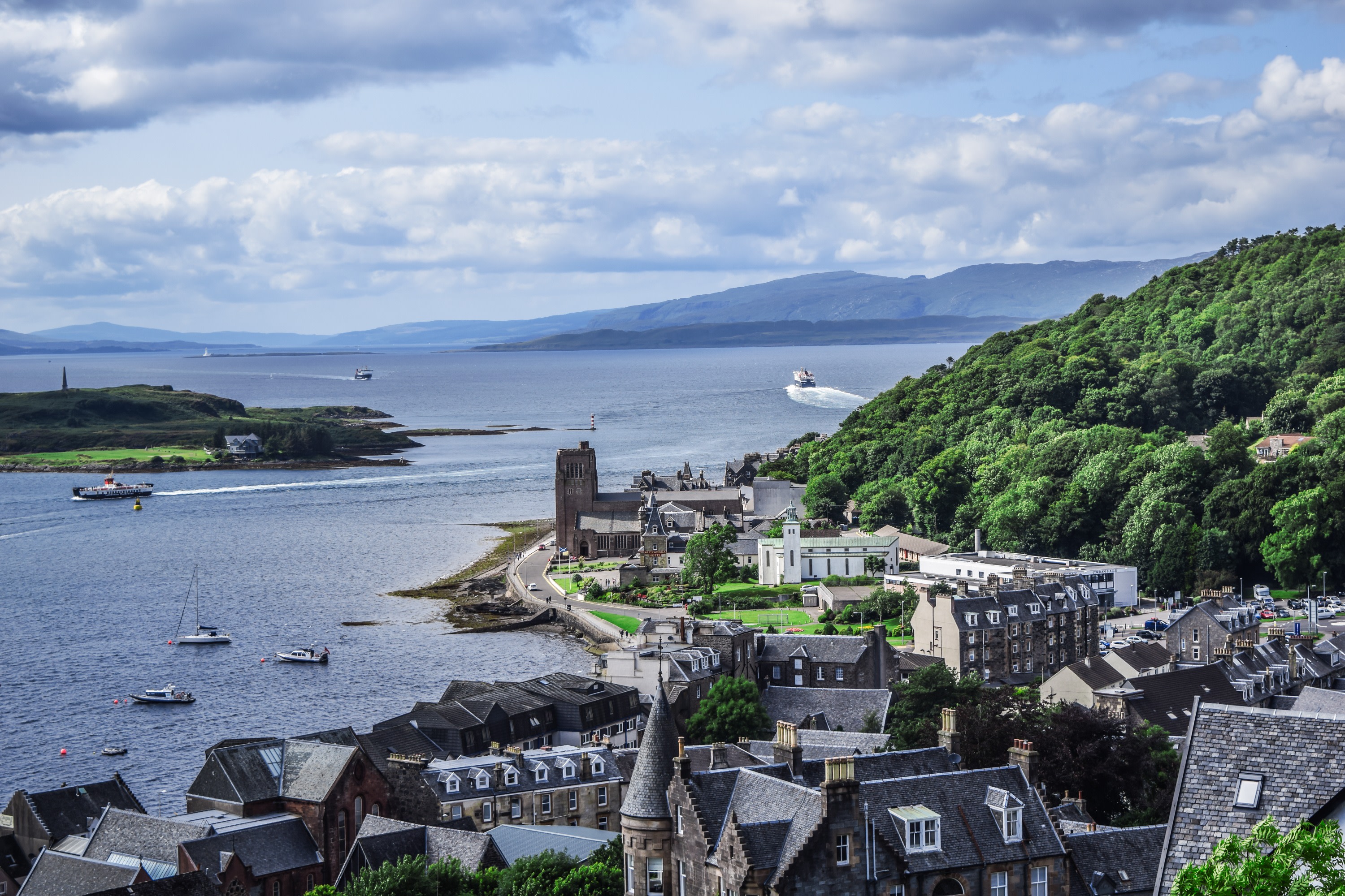 Oban, Glencoe, Highlands Lochs & Castles Day Tour from Glasgow