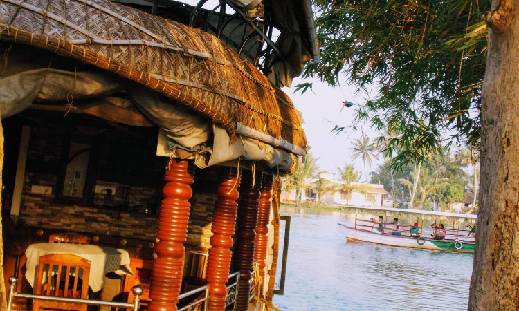 From Cochin: Overnight Houseboat Tour With Full Meal