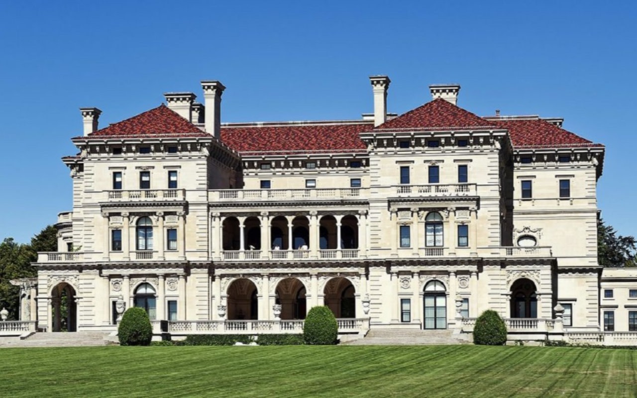 Newport Luxury Mansions and Waterfront Heritage Tour