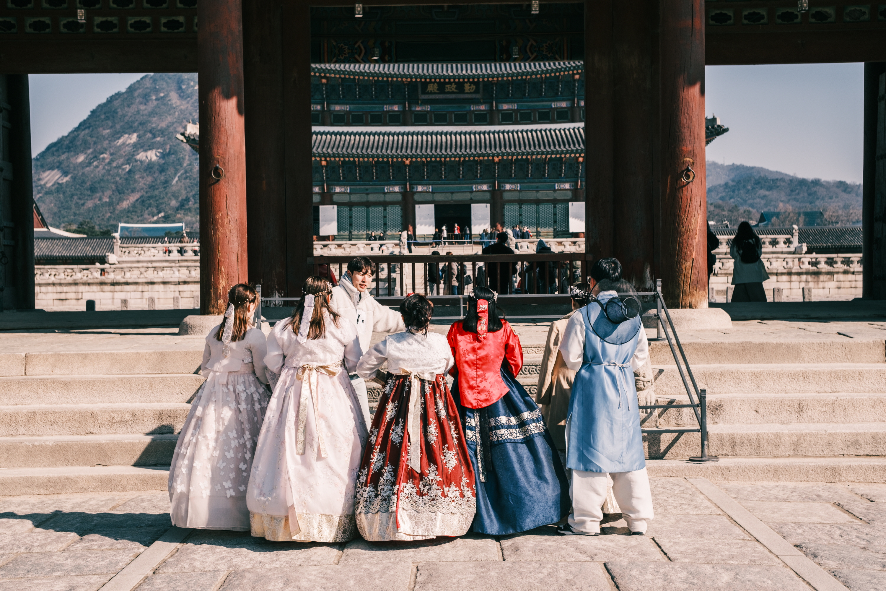景福宮韓服體驗與歷史之旅 (Hanbok Photoshoot and History Tour at Gyeongbokgung Palace)