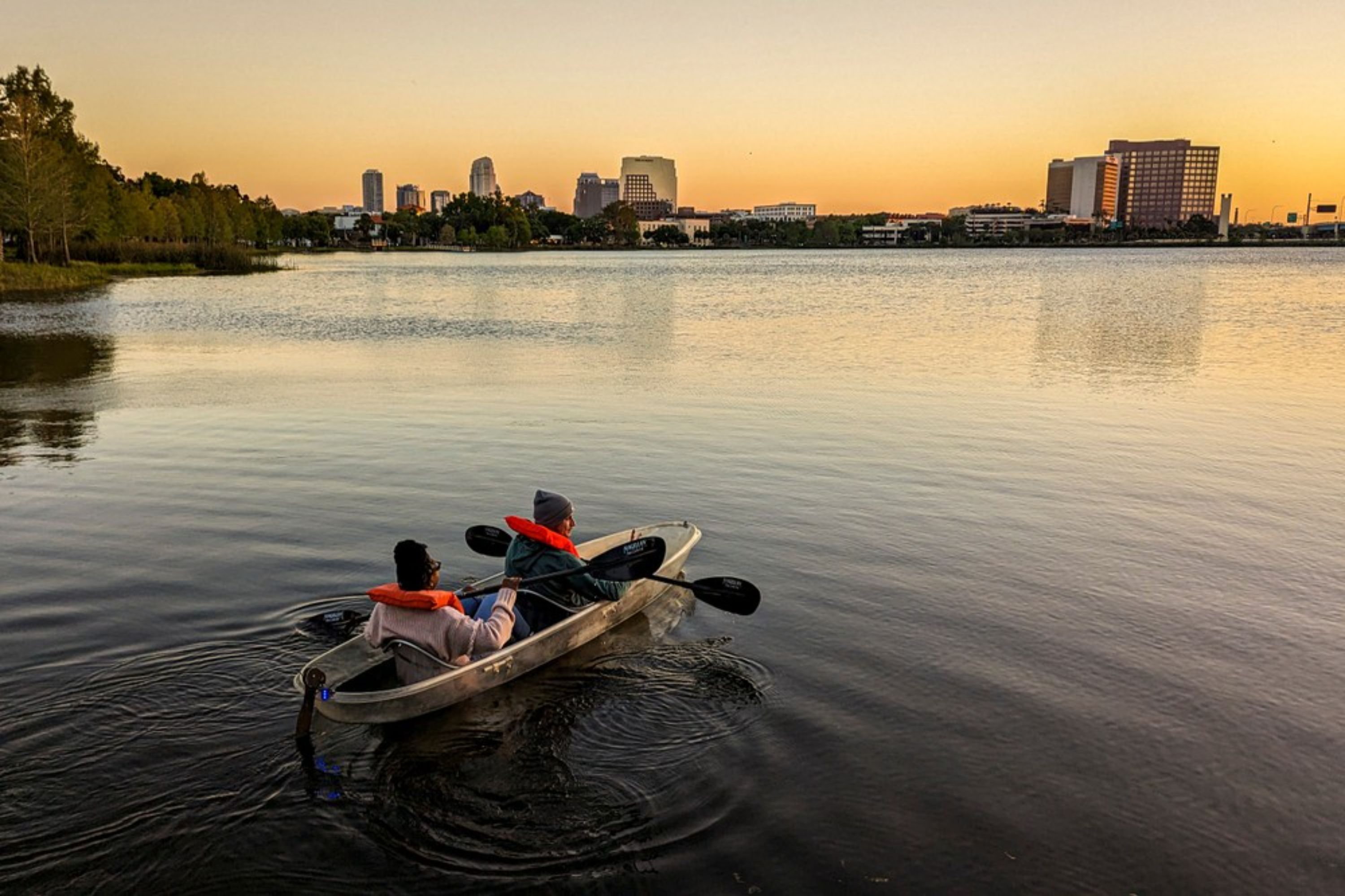 奧蘭多日落透明獨木舟或透明立式划槳體驗 (Sunset Clear Kayak or Clear Paddleboard Experience in Orlando)