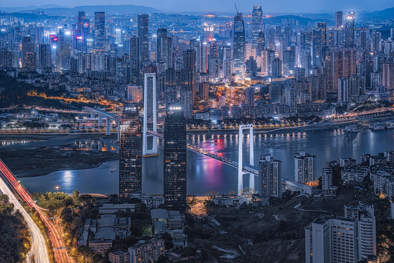 重慶魔幻8D山城夜遊 賽博朋克夜景遊覽（蘇家壩觀景平臺+南濱路+重慶世貿天台）