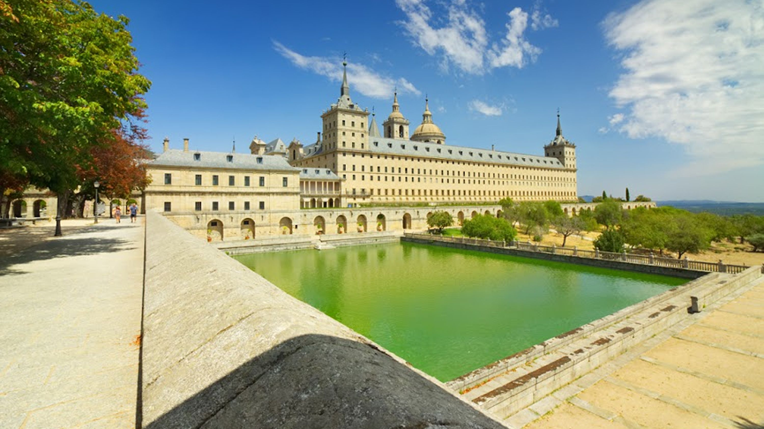 El Escorial, The Valley and Segovia tour from Madrid