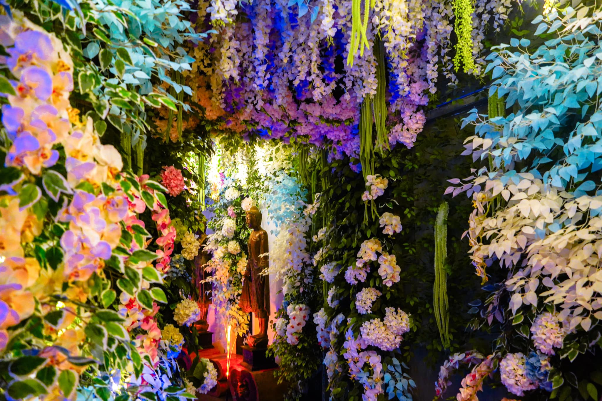 探索各個區域的眾多絕美景點，非常適合拍下難忘的紀念照。