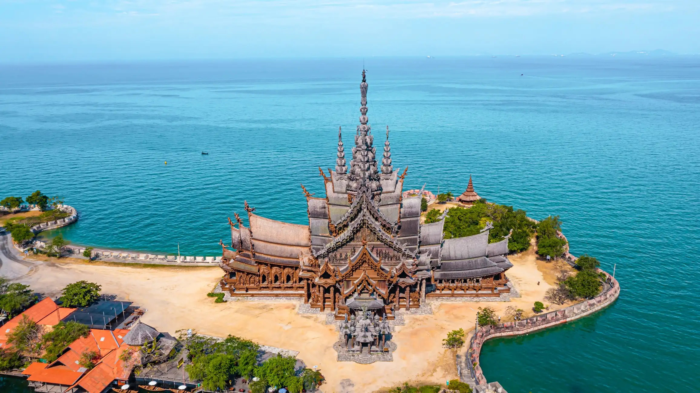 Sanctuary of Truth and Koh Larn Join Tour from Pattaya