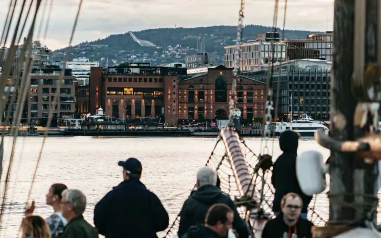 Fjord Evening Cruise with Shrimp Buffet in Oslo