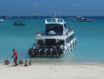 scoot express fast boat