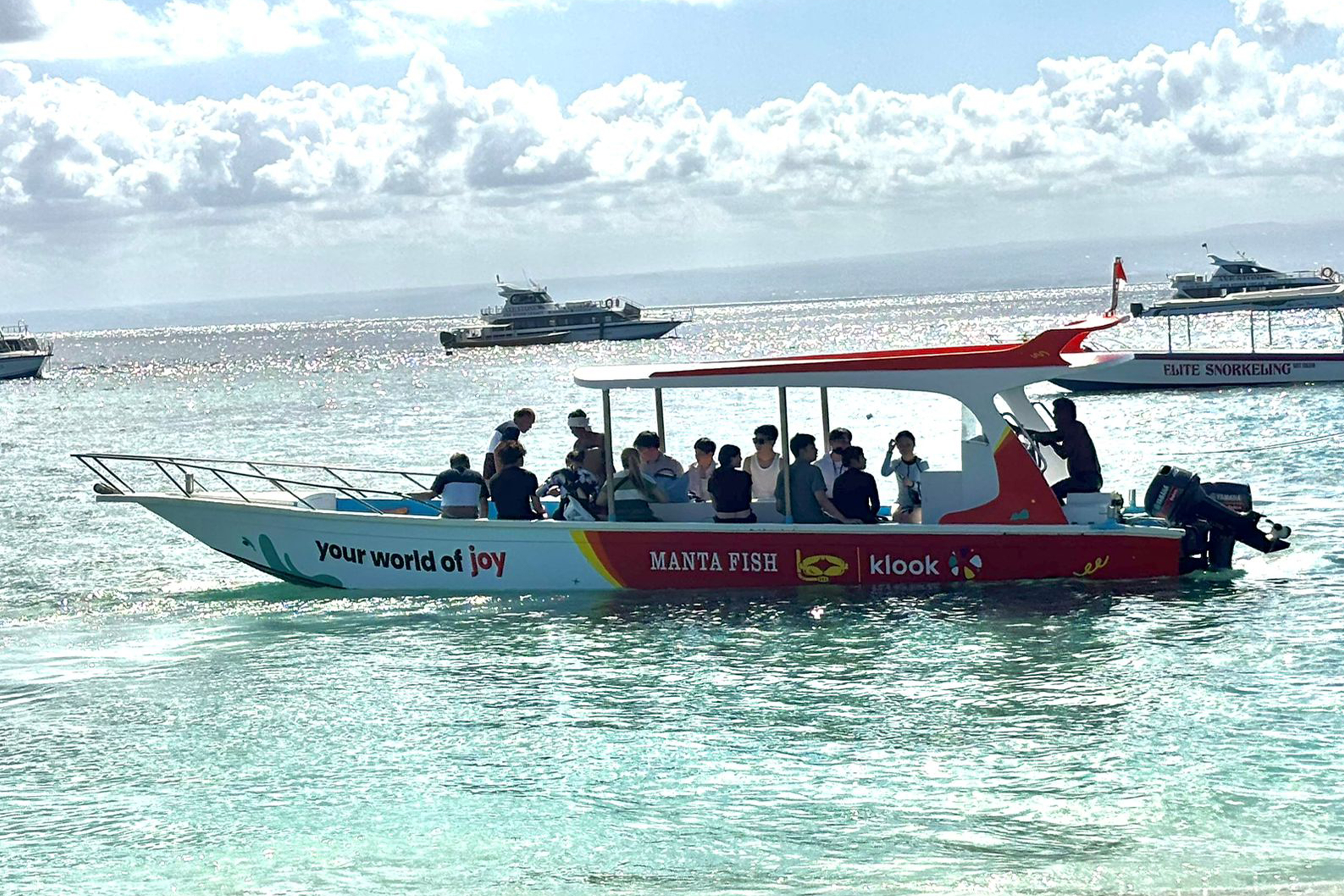 Have a fun snorkeling experience with boat that is equipped with safety!