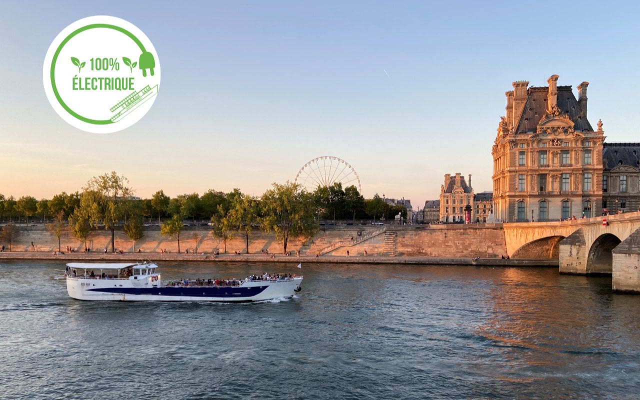 Seine River Sightseeing Cruise in Paris by Vedette de Paris