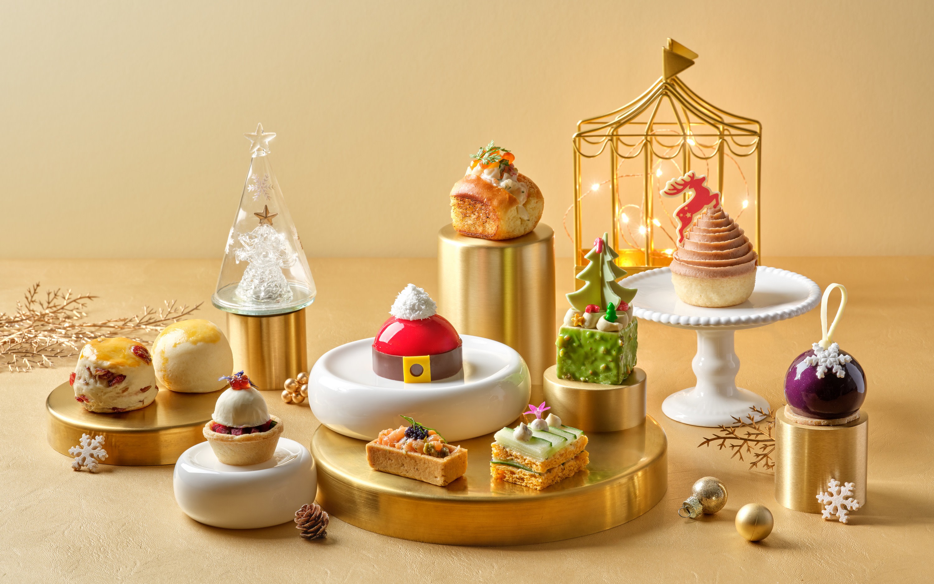 Lobby Lounge at Singapore Marriott Tang Plaza Hotel